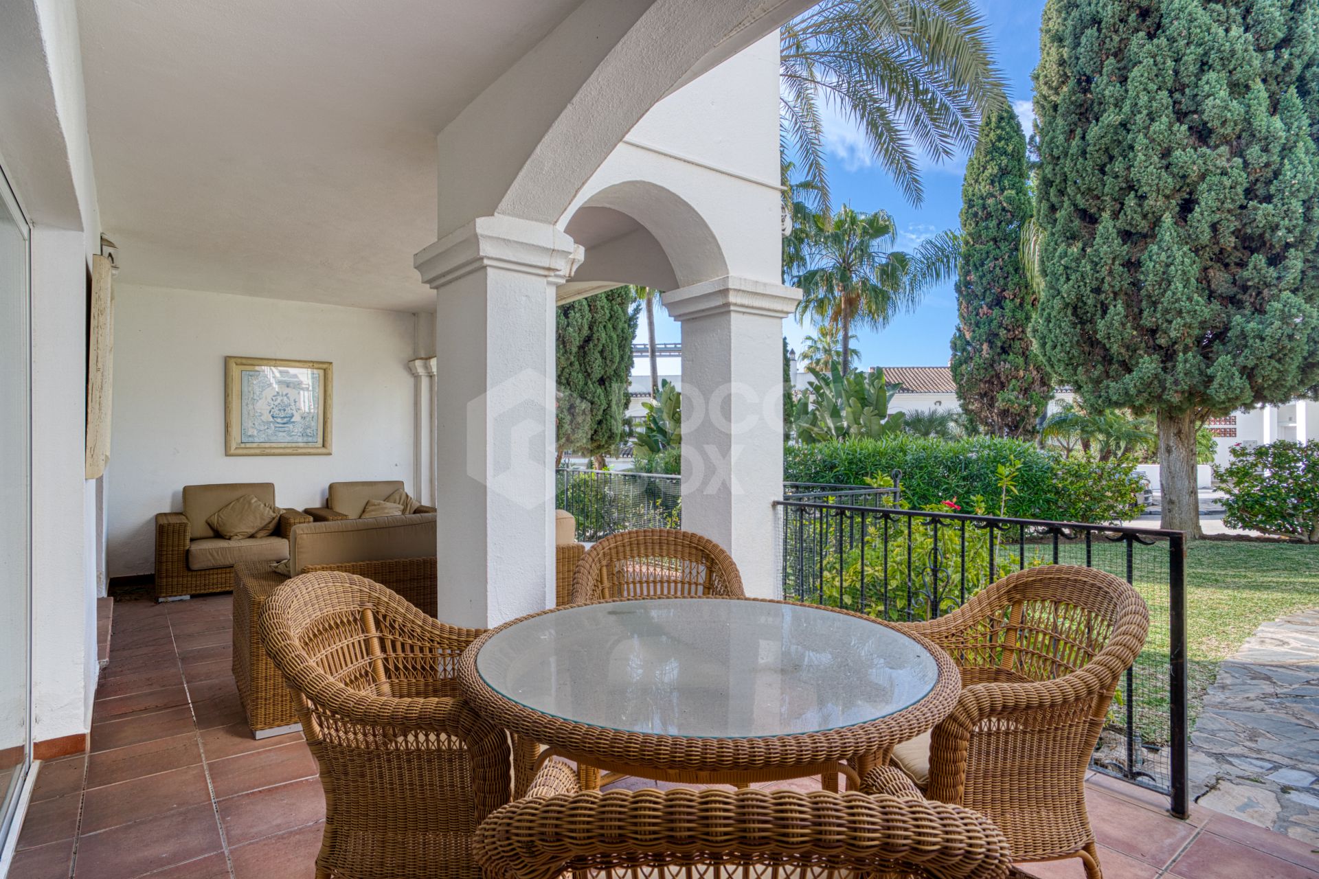Lovely two bedroom ground floor apartment in the exceptional gated community of Señorio de Marbella, on Marbella´s Golden Mile