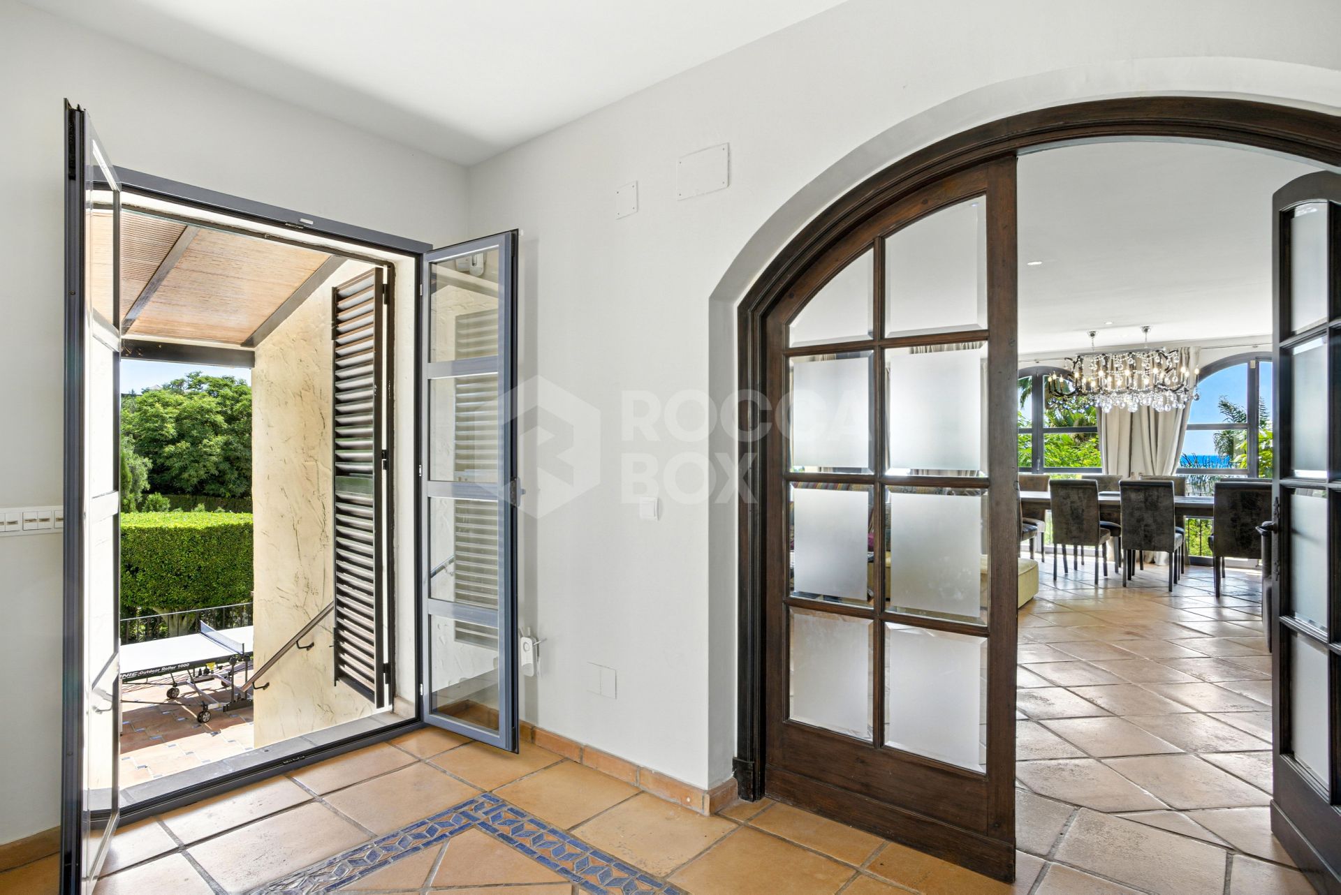 Spacious seven-bedroom, south facing villa with sea views, located in the fantastic area of Estepona