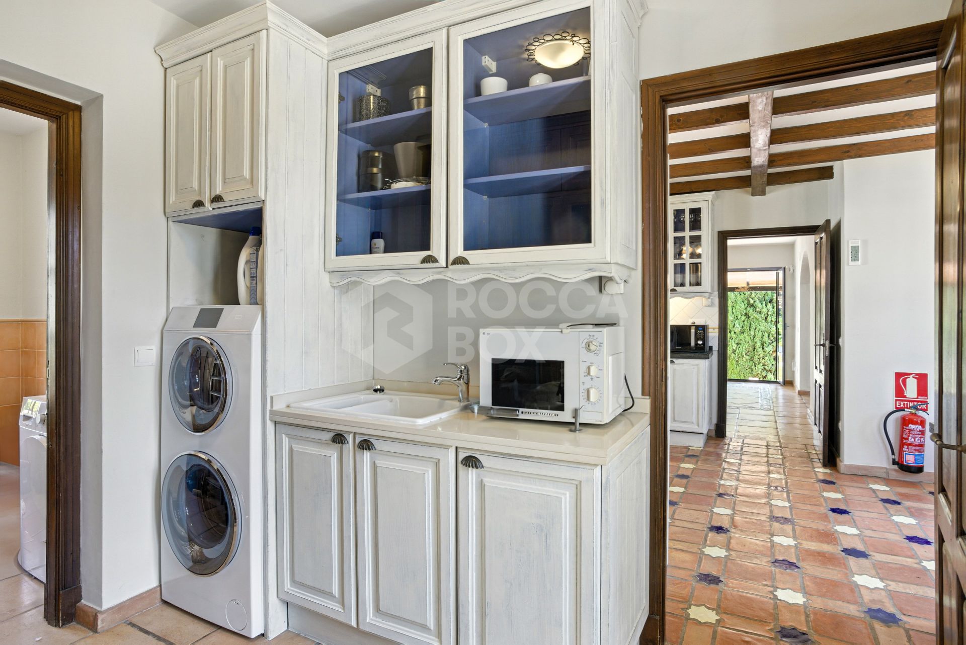 Spacious seven-bedroom, south facing villa with sea views, located in the fantastic area of Estepona