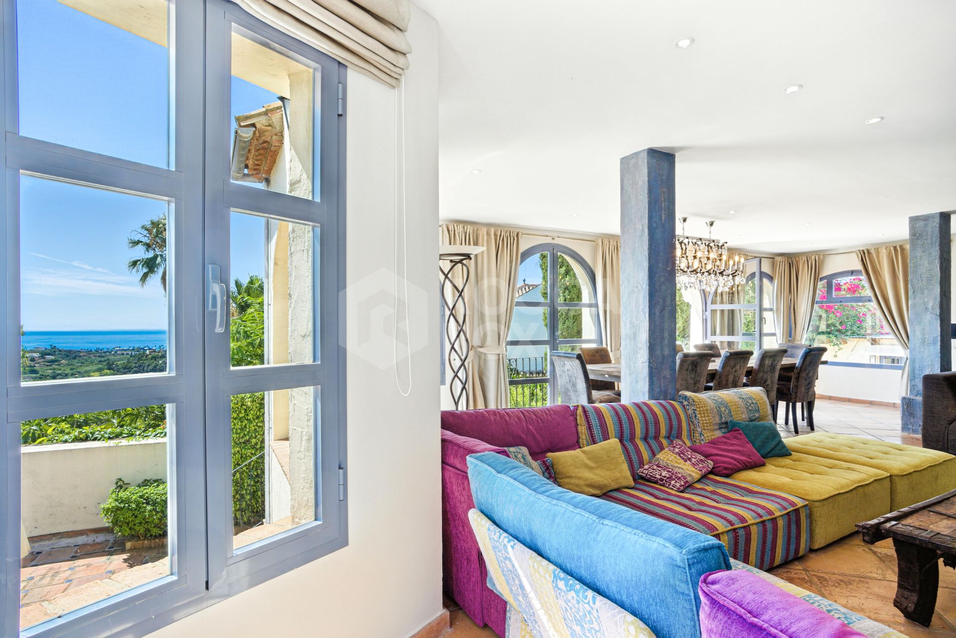 Spacious seven-bedroom, south facing villa with sea views, located in the fantastic area of Estepona