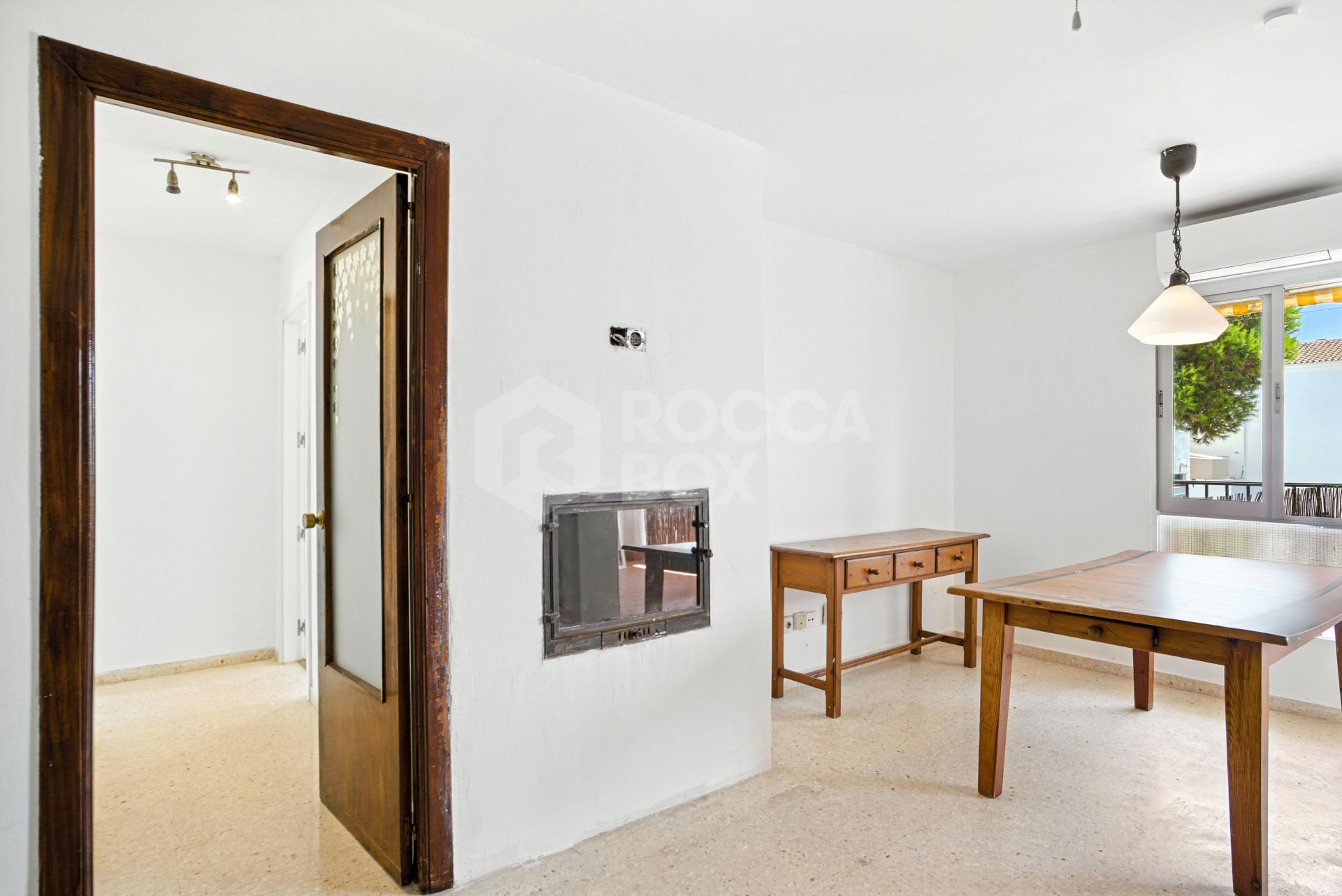 Fantastic reform opportunity; three bedroom apartment located in the gated community, Parque Elviria in Marbella - walking distance to the beach
