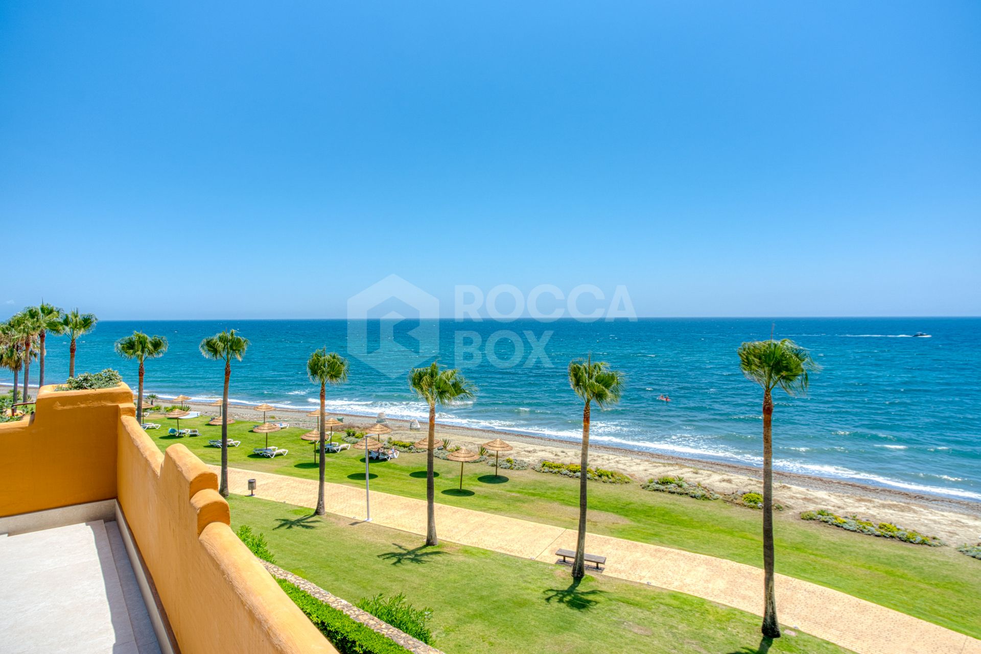 Beautiful beach front, south facing four bedroom apartment located in Los Granados del Mar on the New Golden Mile