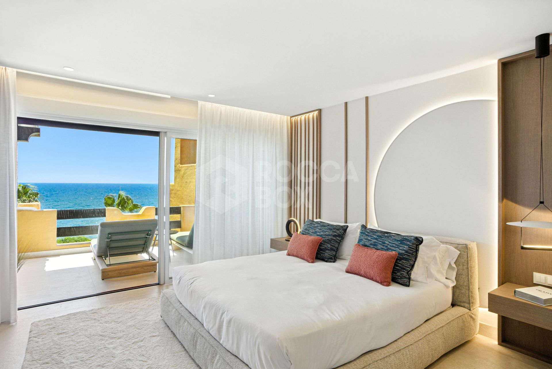 Beautiful beach front, south facing four bedroom apartment located in Los Granados del Mar on the New Golden Mile