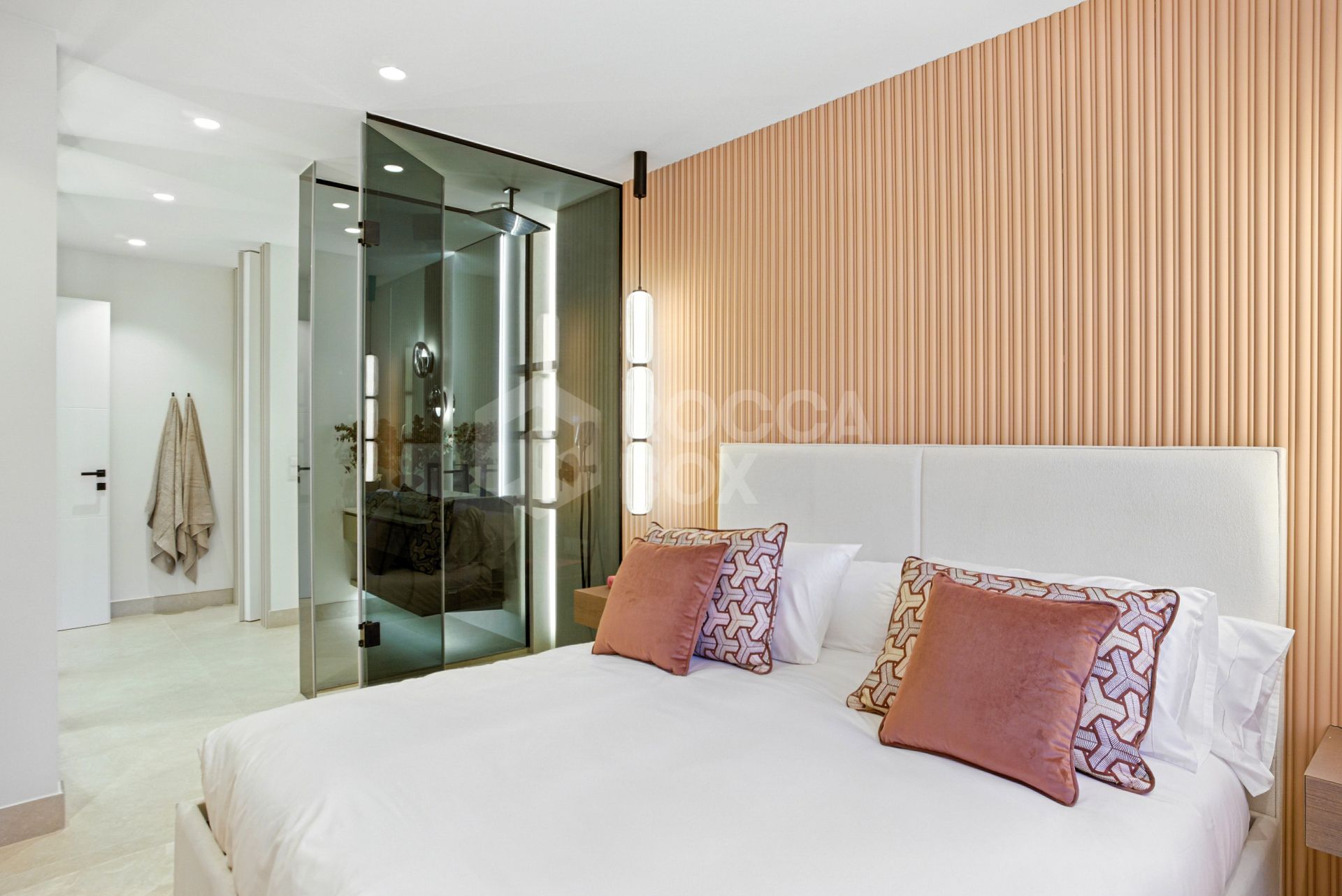 Beautiful beach front, south facing four bedroom apartment located in Los Granados del Mar on the New Golden Mile