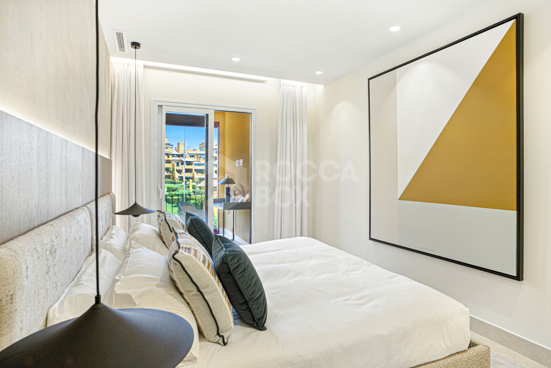 Beautiful beach front, south facing four bedroom apartment located in Los Granados del Mar on the New Golden Mile