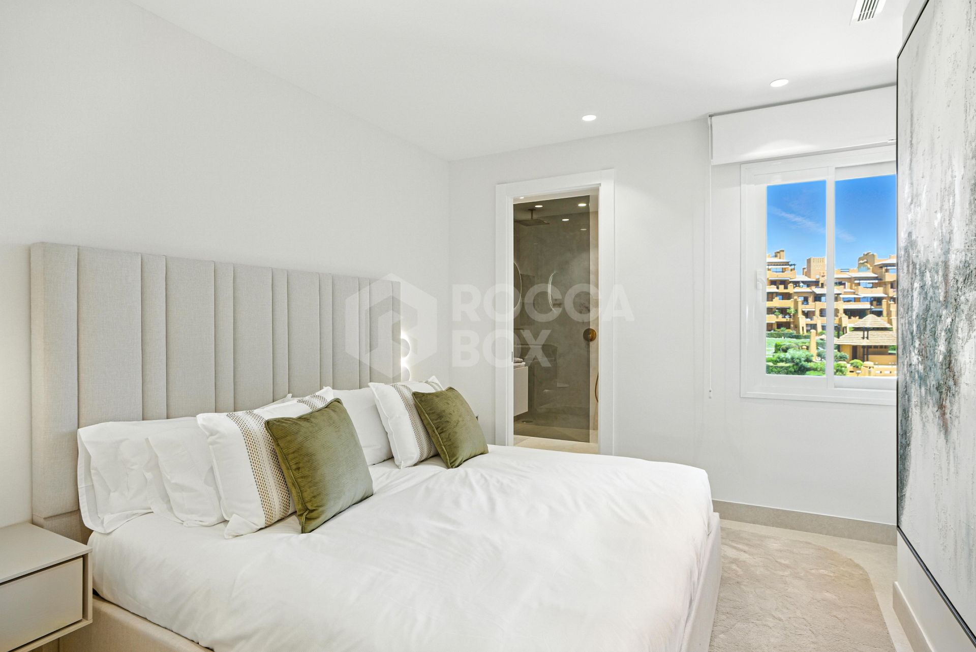Beautiful beach front, south facing four bedroom apartment located in Los Granados del Mar on the New Golden Mile