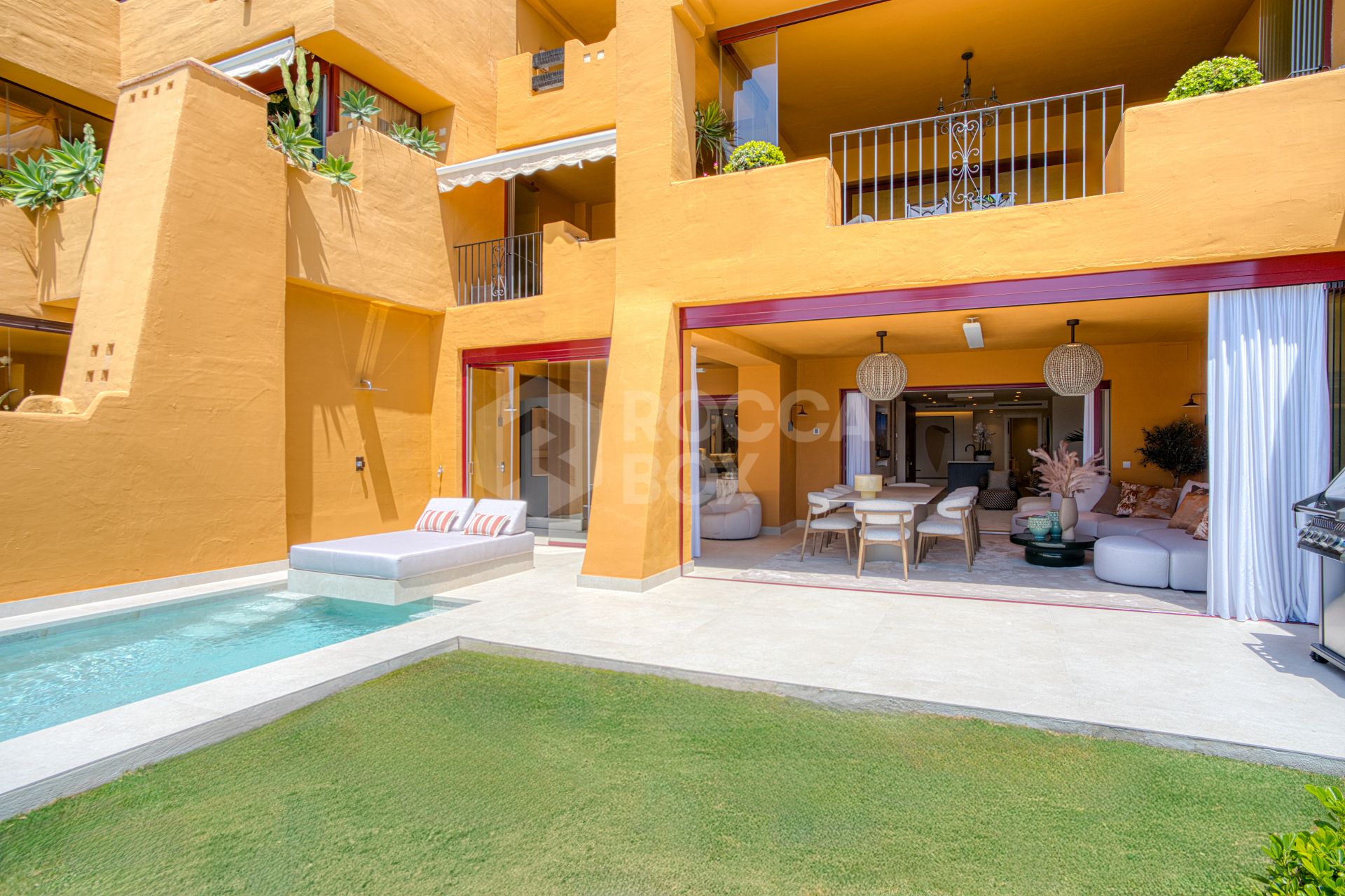 Stunning south facing, four bedroom ground floor apartment, set within the exclusive Los Granados del Mar urbanization on the New Golden Mile