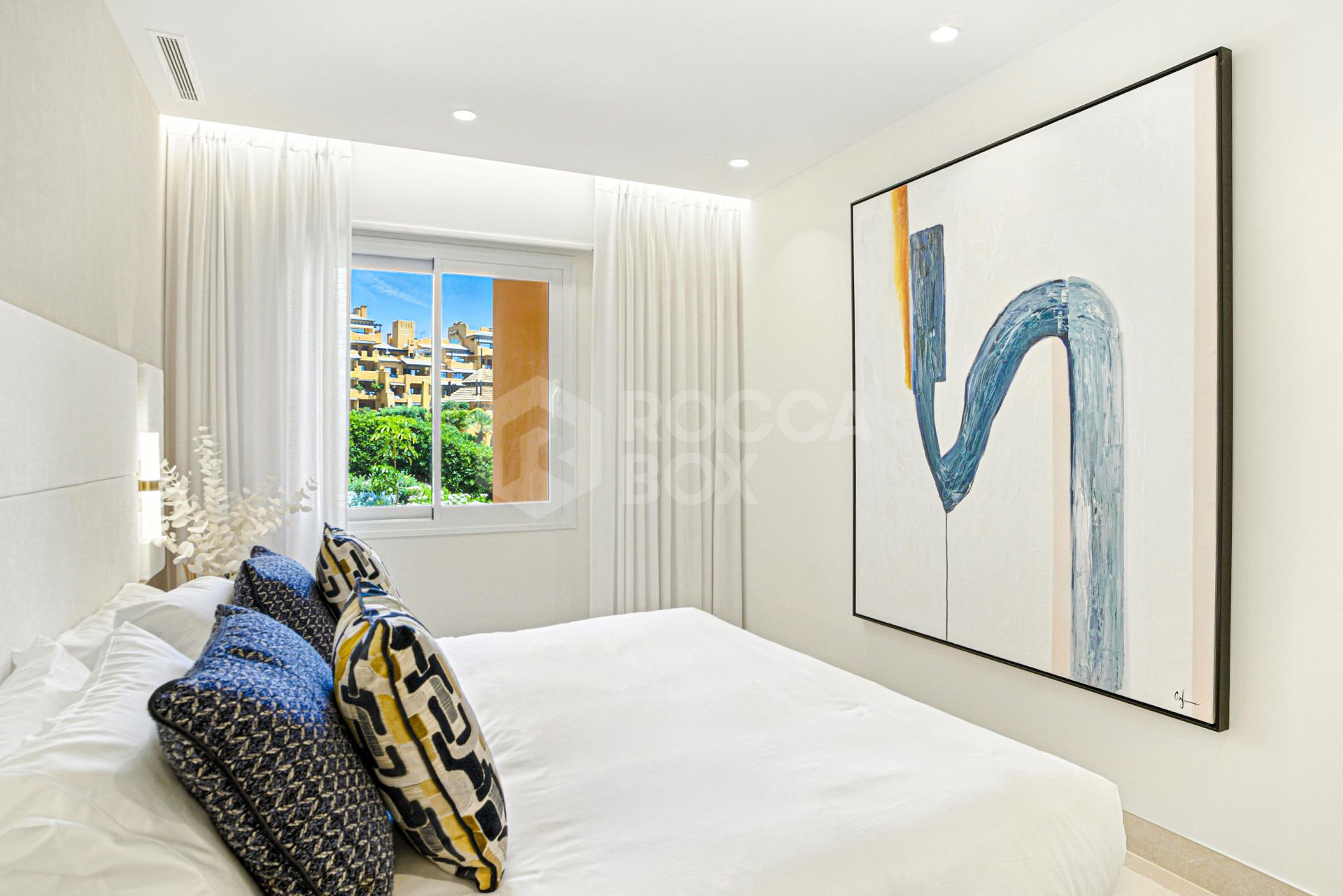 Stunning south facing, four bedroom ground floor apartment, set within the exclusive Los Granados del Mar urbanization on the New Golden Mile
