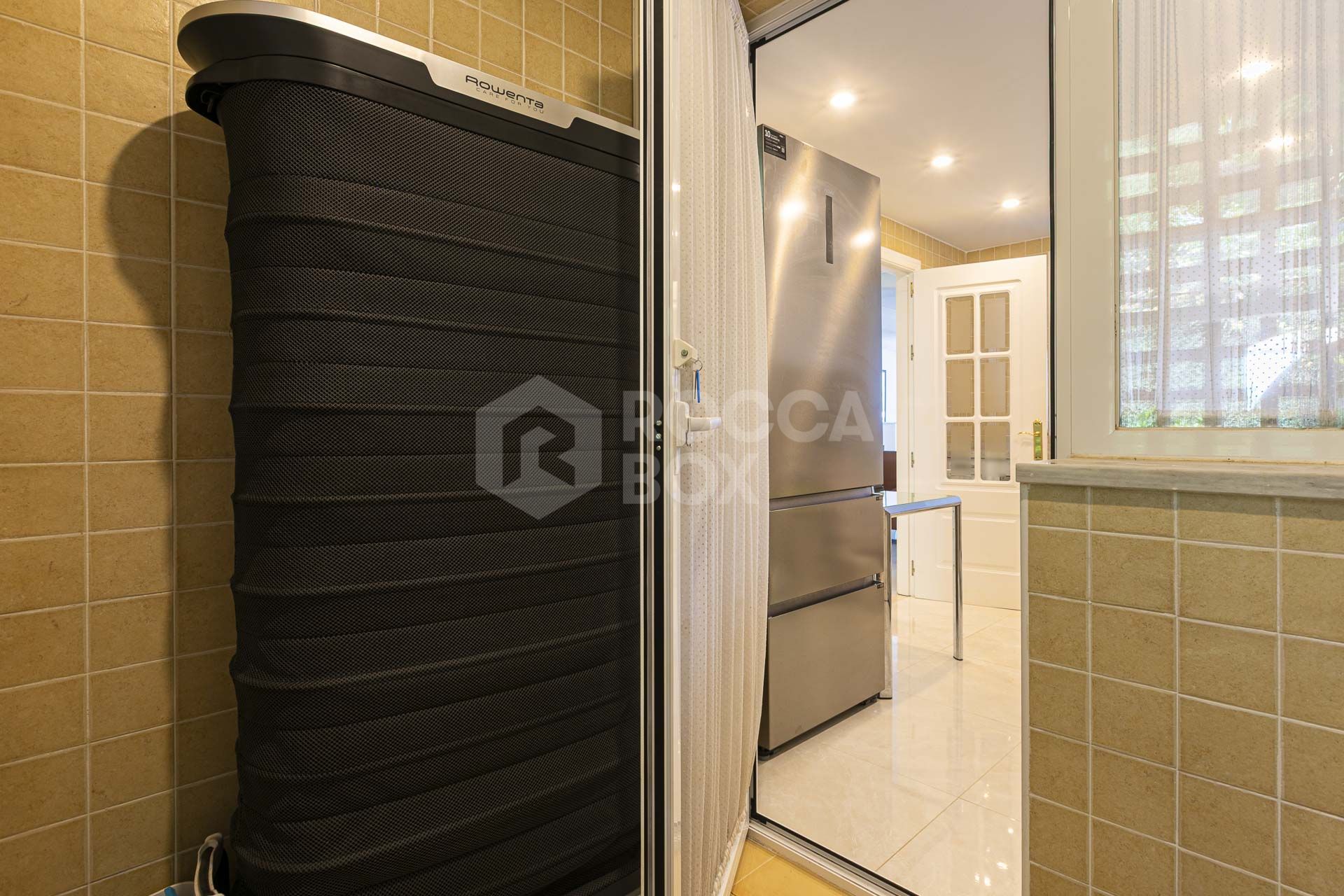 Beautiful south-facing, four bedroom townhouse in Los Almendros, part of the secure Los Arqueros Golf community in Benahavís