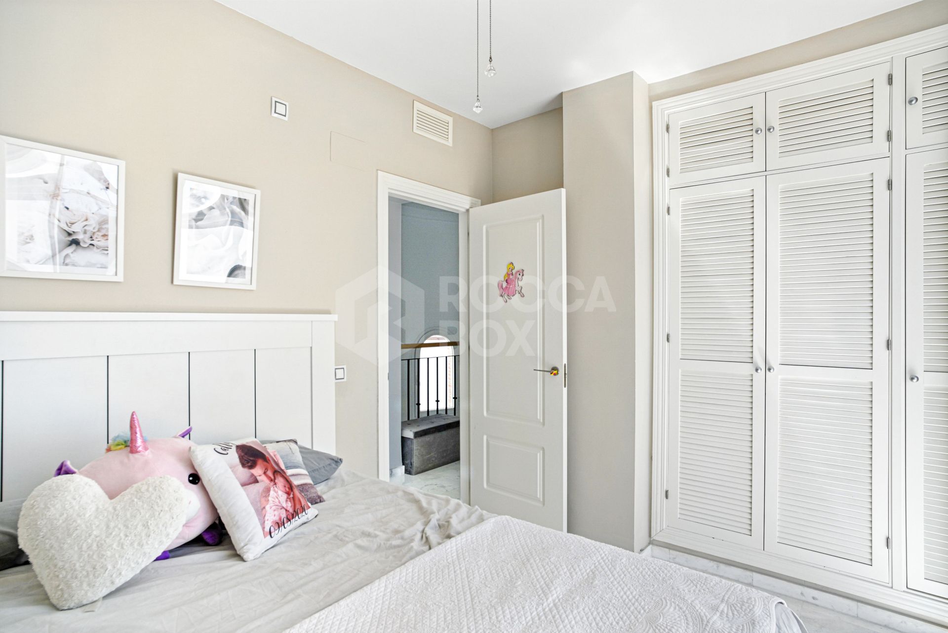 Stylish south west facing, three-bedroom semi detached townhouse located in Riviera del Sol