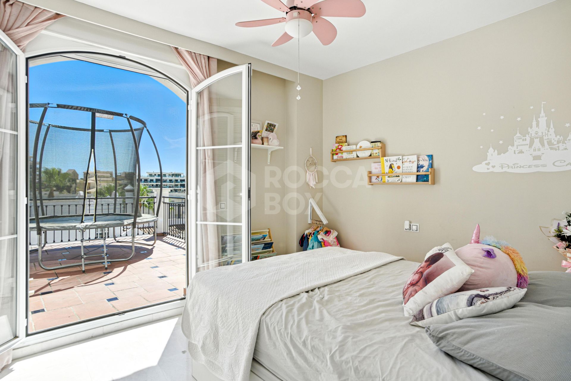 Stylish south west facing, three-bedroom semi detached townhouse located in Riviera del Sol