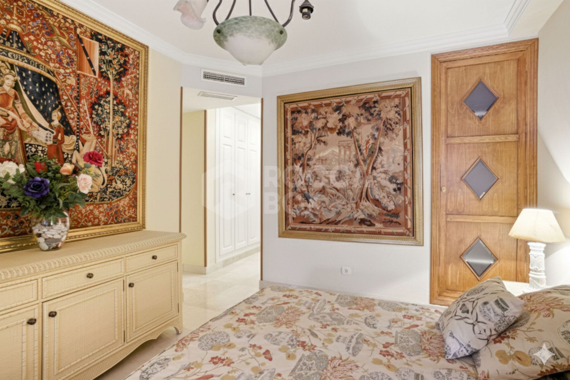 Exclusive Beachfront Two-Bedroom South-Facing Apartment with Sea Views in La Herradura, Marbella