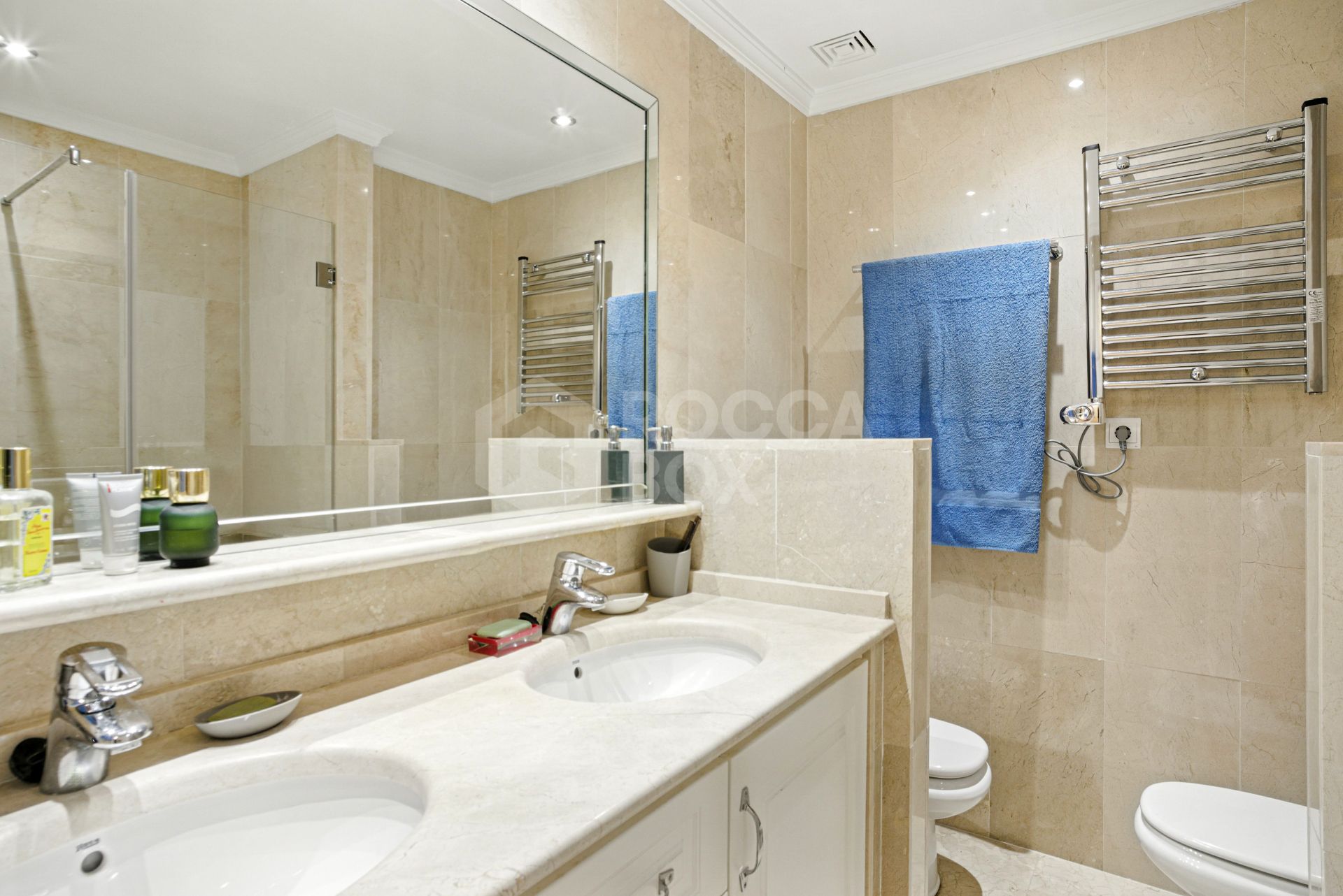 Exclusive Beachfront Two-Bedroom South-Facing Apartment with Sea Views in La Herradura, Marbella