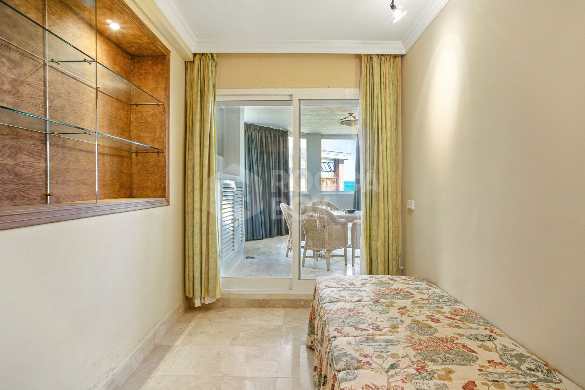 Exclusive Beachfront Two-Bedroom South-Facing Apartment with Sea Views in La Herradura, Marbella