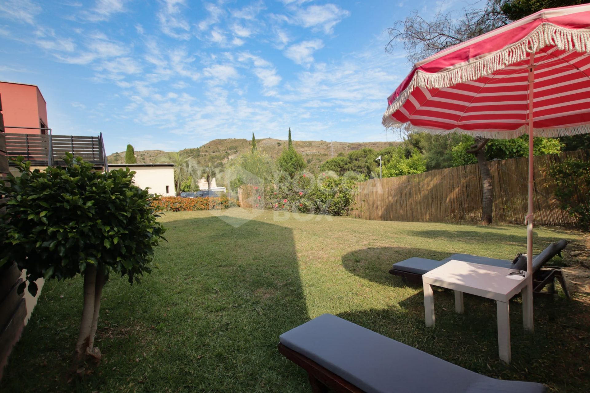 Spacious East-Facing four-Bedroom Villa with Private Pool and Guest Apartment in Benahavís