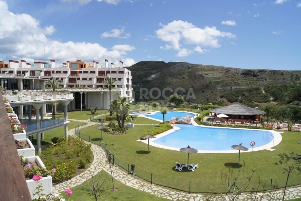 Spacious East-Facing four-Bedroom Villa with Private Pool and Guest Apartment in Benahavís