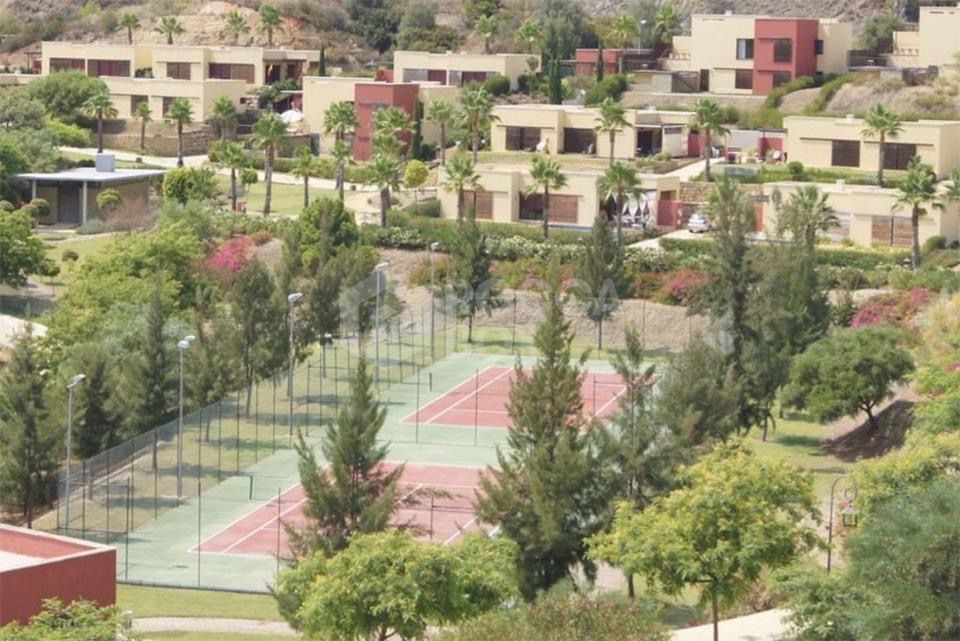 Spacious East-Facing four-Bedroom Villa with Private Pool and Guest Apartment in Benahavís