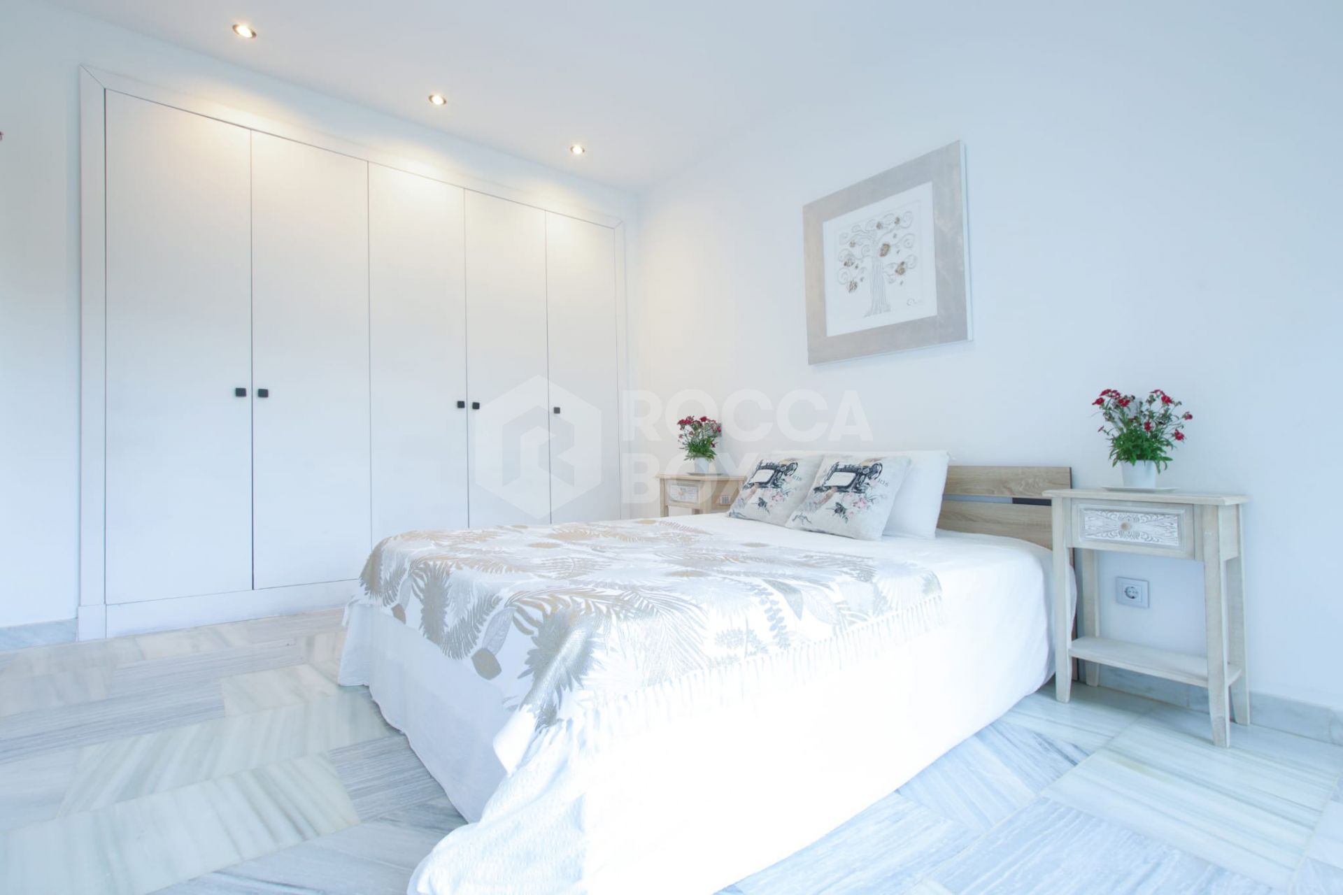 Spacious East-Facing four-Bedroom Villa with Private Pool and Guest Apartment in Benahavís