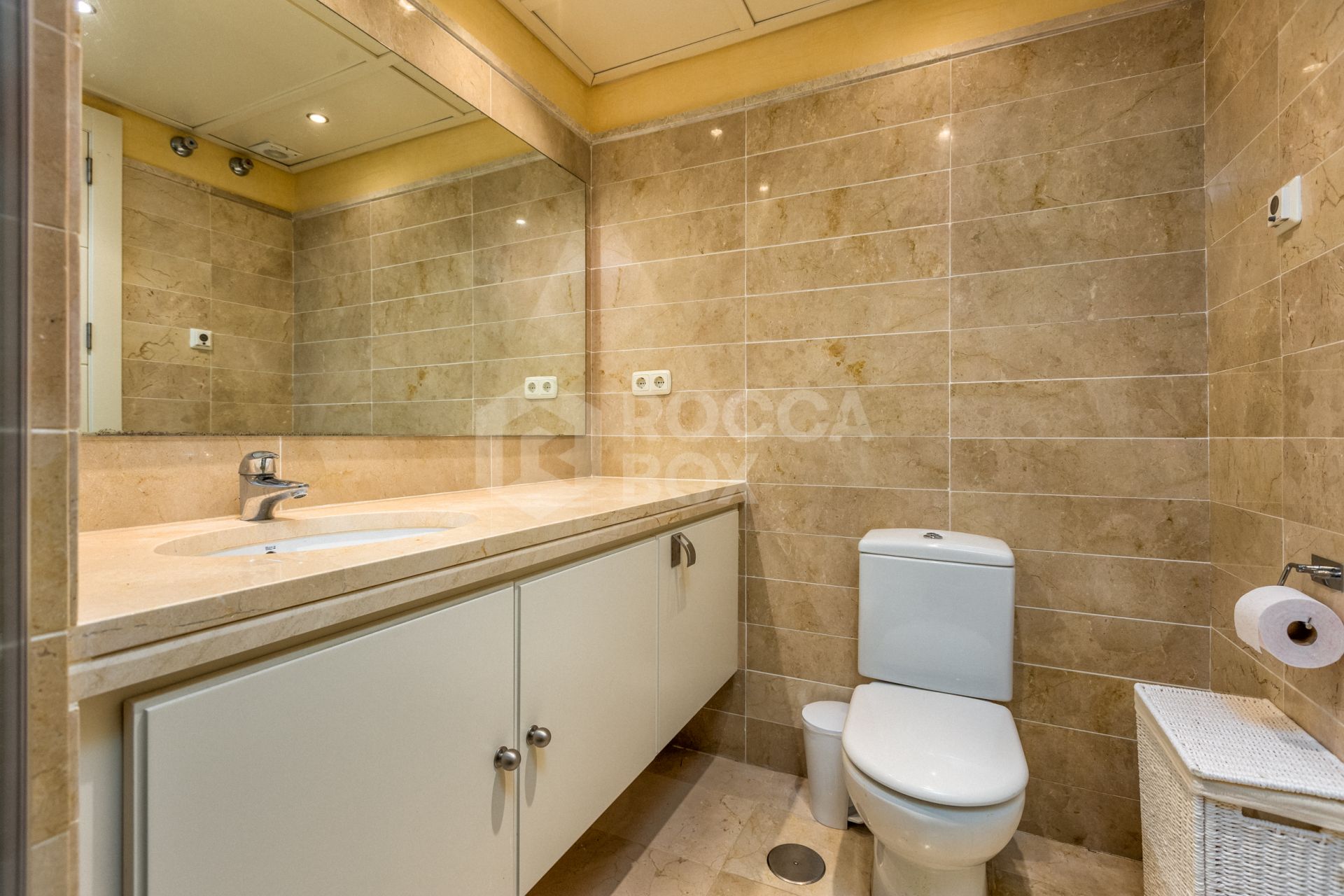Elegant north east facing, three bedroom townhouse located in La Cala Golf, Mijas