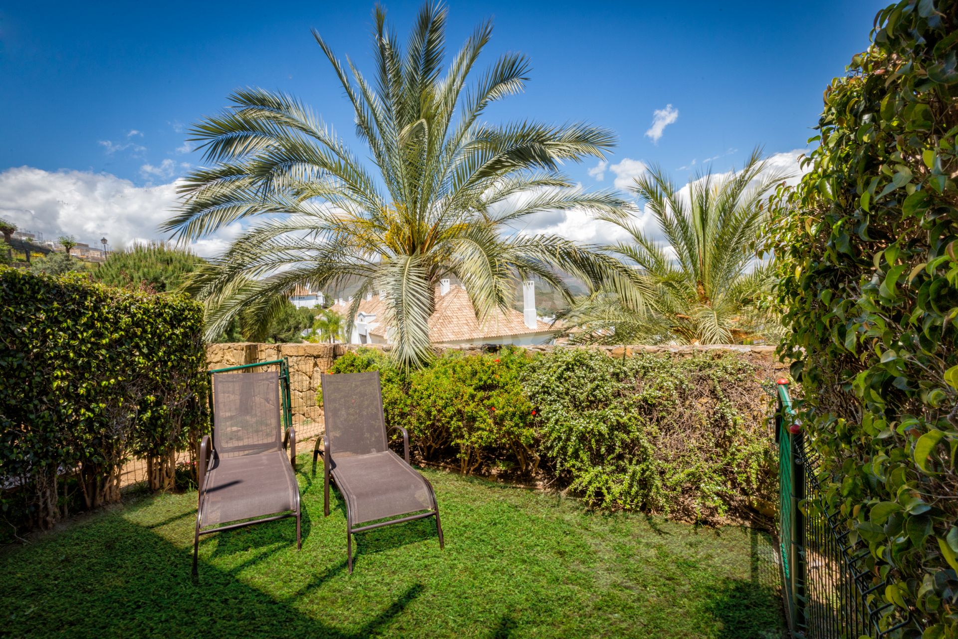 Elegant north east facing, three bedroom townhouse located in La Cala Golf, Mijas