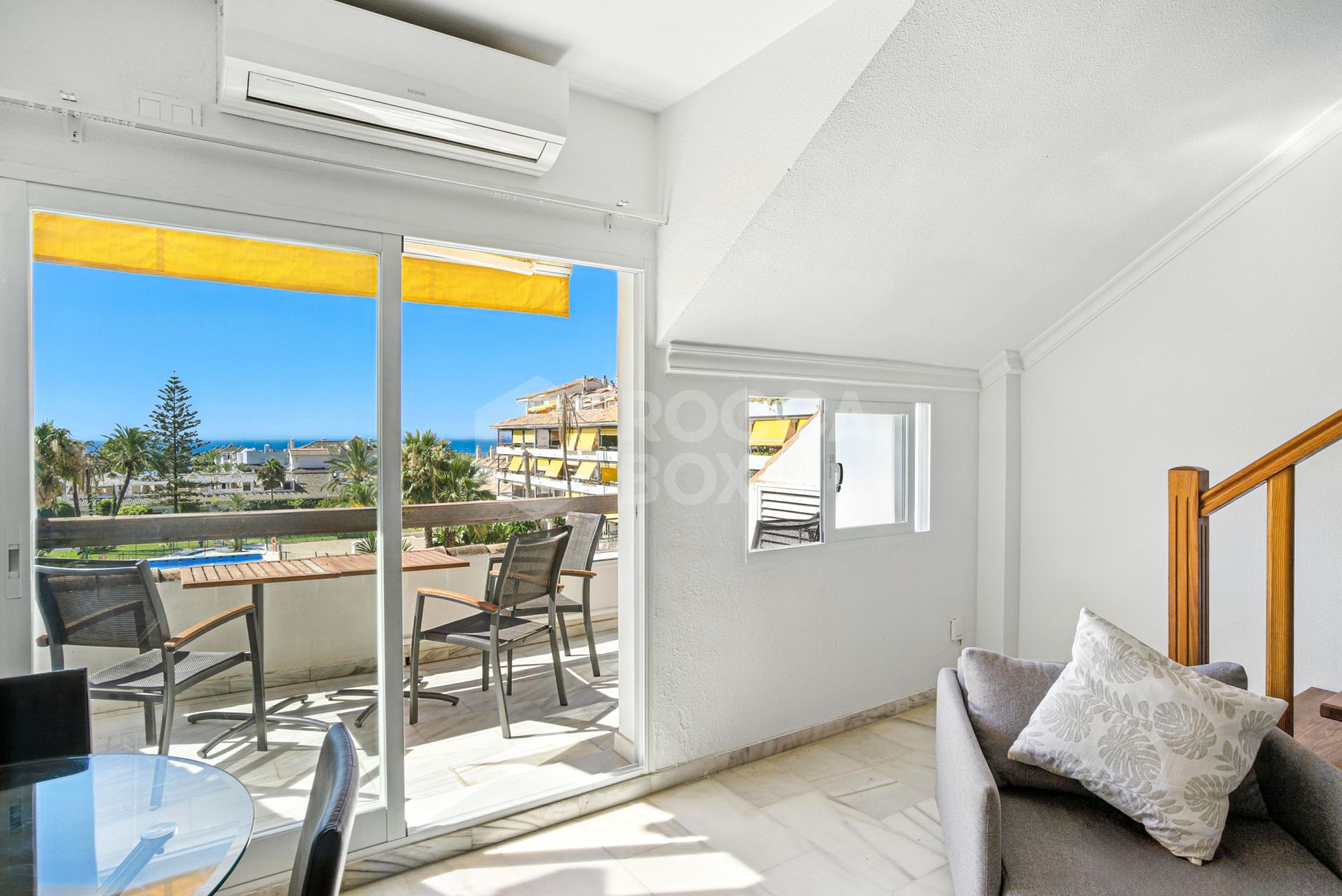 Wonderful south facing. two bedroom duplex penthouse located in the highly sought-after Carolina Park on Marbella’s prestigious Golden Mile