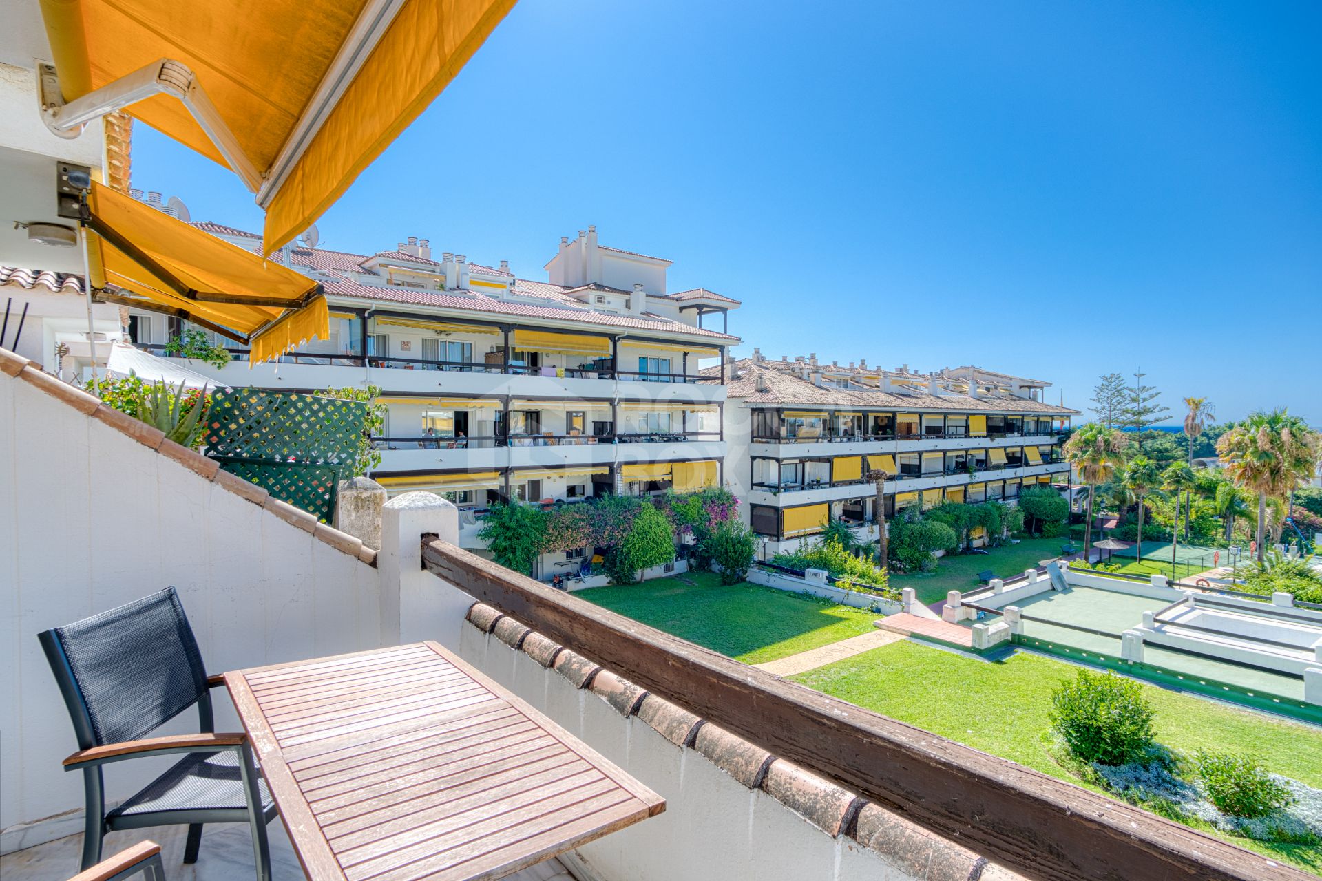 Wonderful south facing. two bedroom duplex penthouse located in the highly sought-after Carolina Park on Marbella’s prestigious Golden Mile