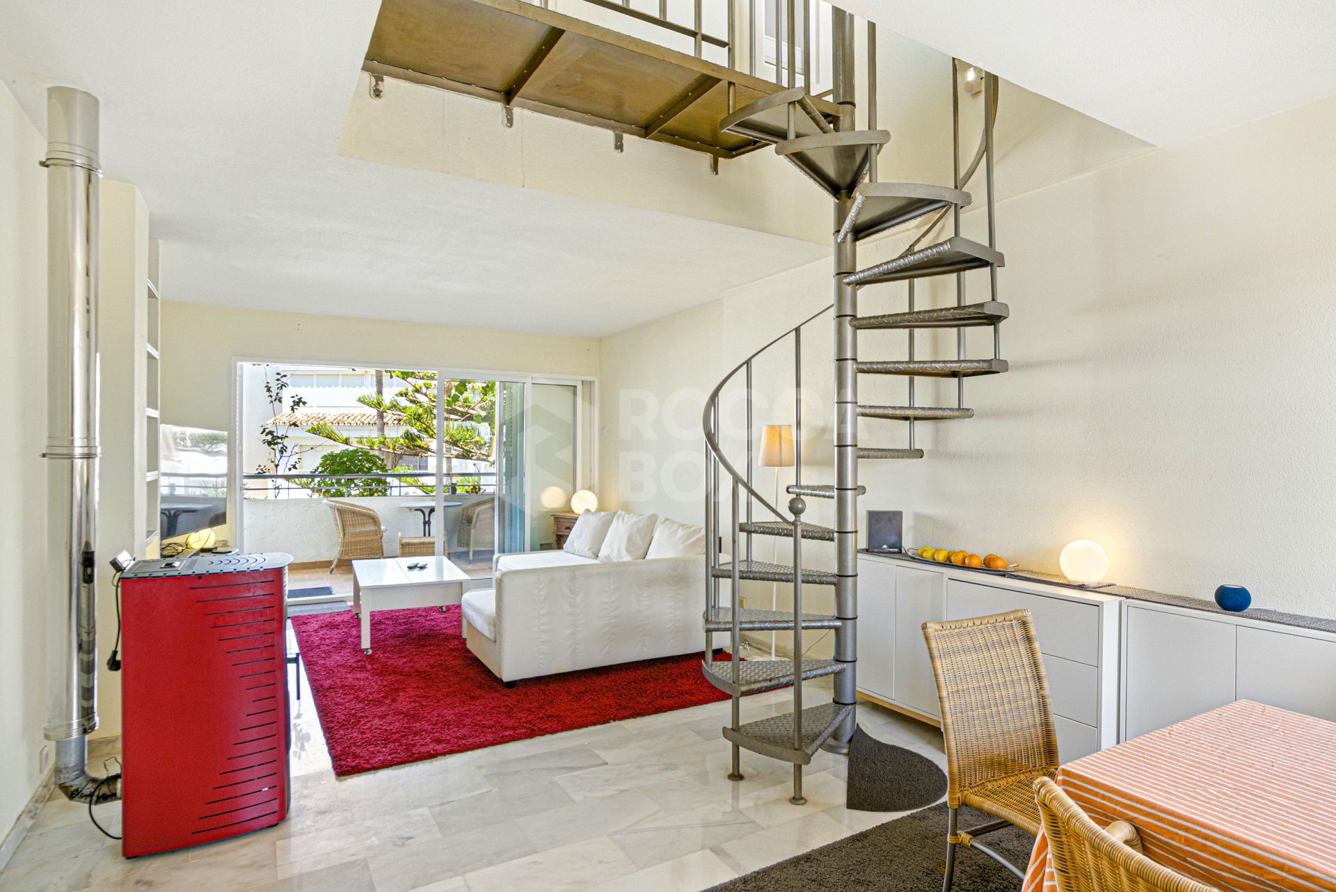 Excellent investment opportunity - south west facing three bedroom, beachfront duplex penthouse located in Playa Real, Marbesa