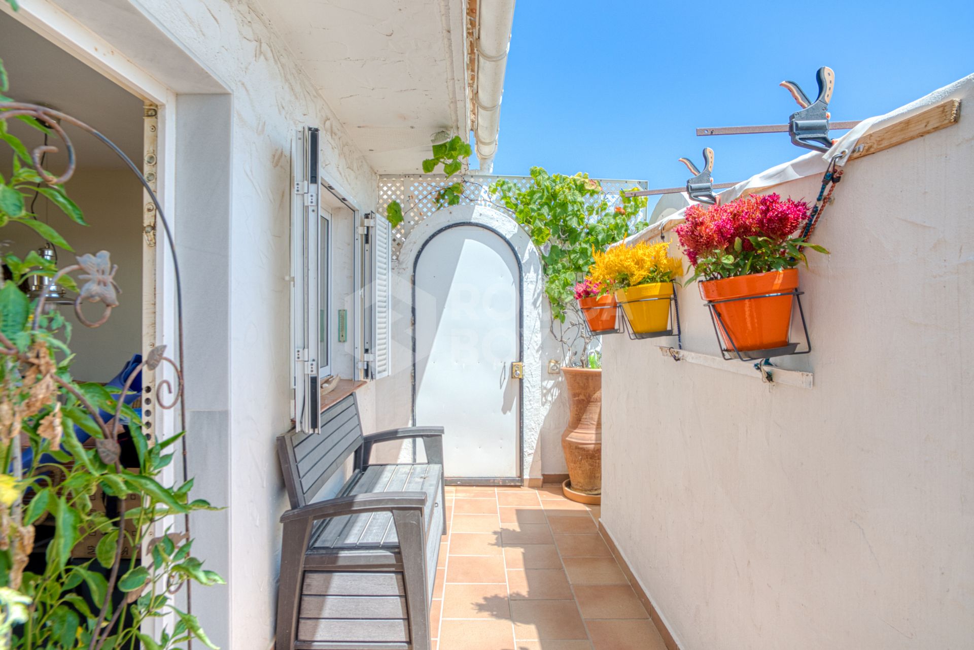 Excellent investment opportunity - south west facing three bedroom, beachfront duplex penthouse located in Playa Real, Marbesa