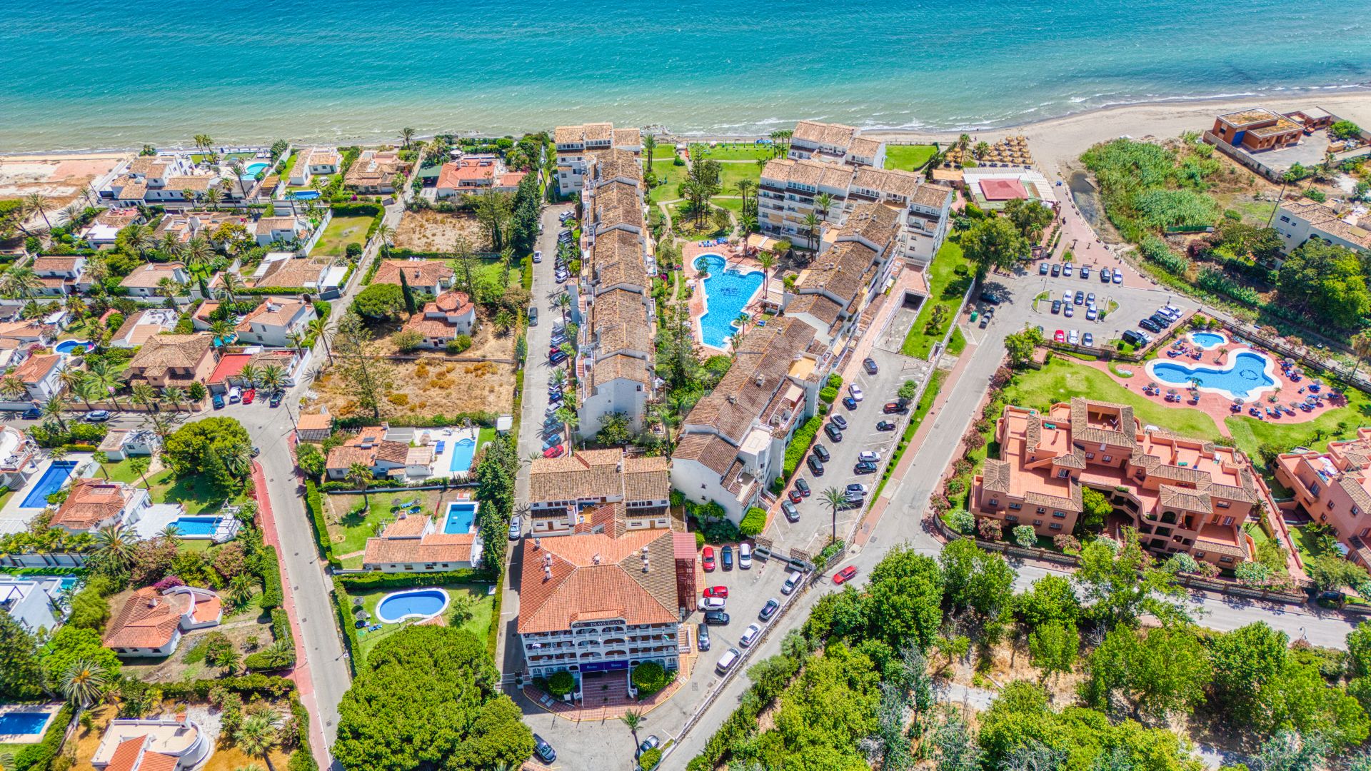 Excellent investment opportunity - south west facing three bedroom, beachfront duplex penthouse located in Playa Real, Marbesa