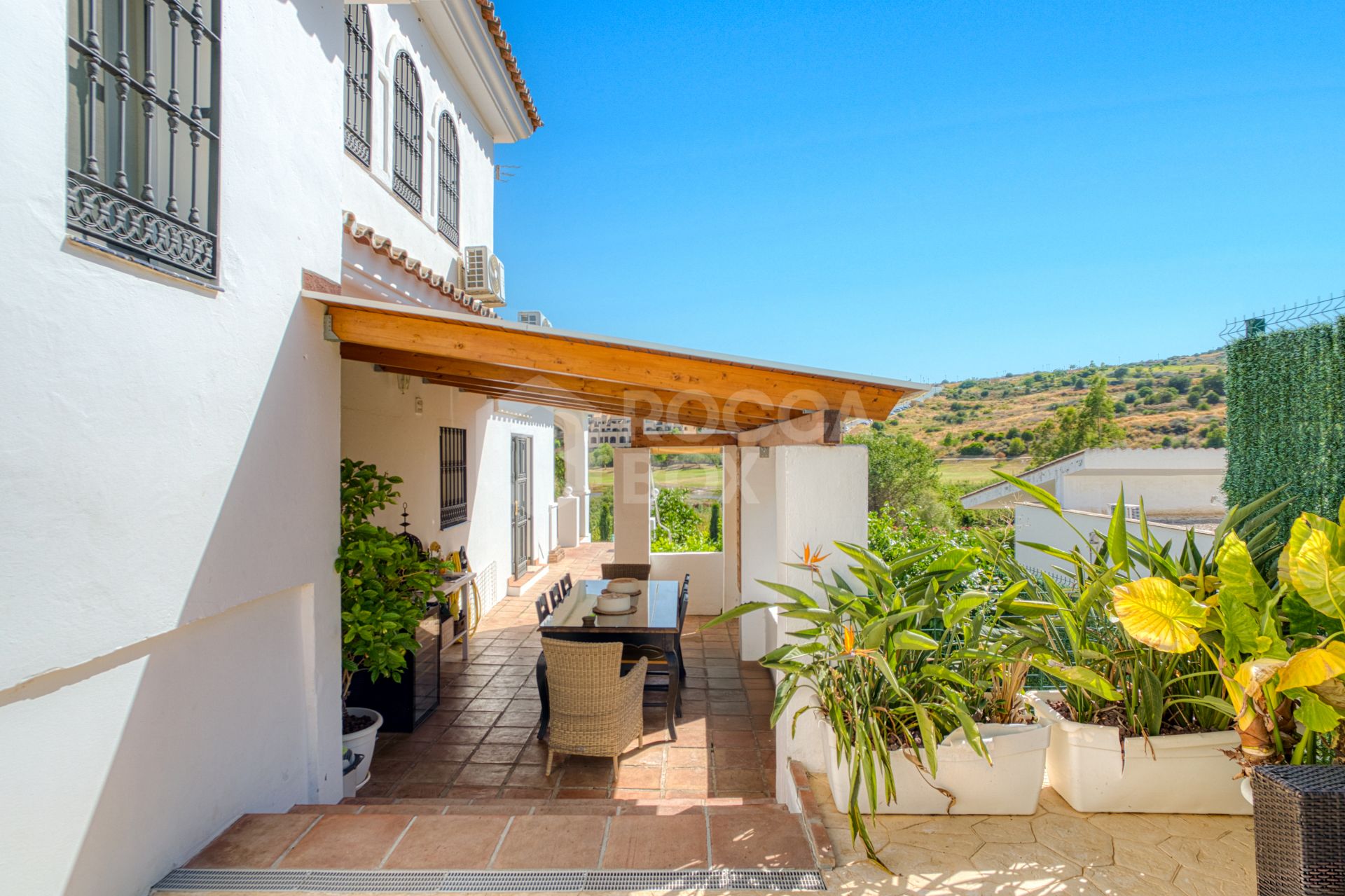 Beautiful five bedroom, Southwest-Facing Villa with Golf Views in Valle Romano (Estepona)