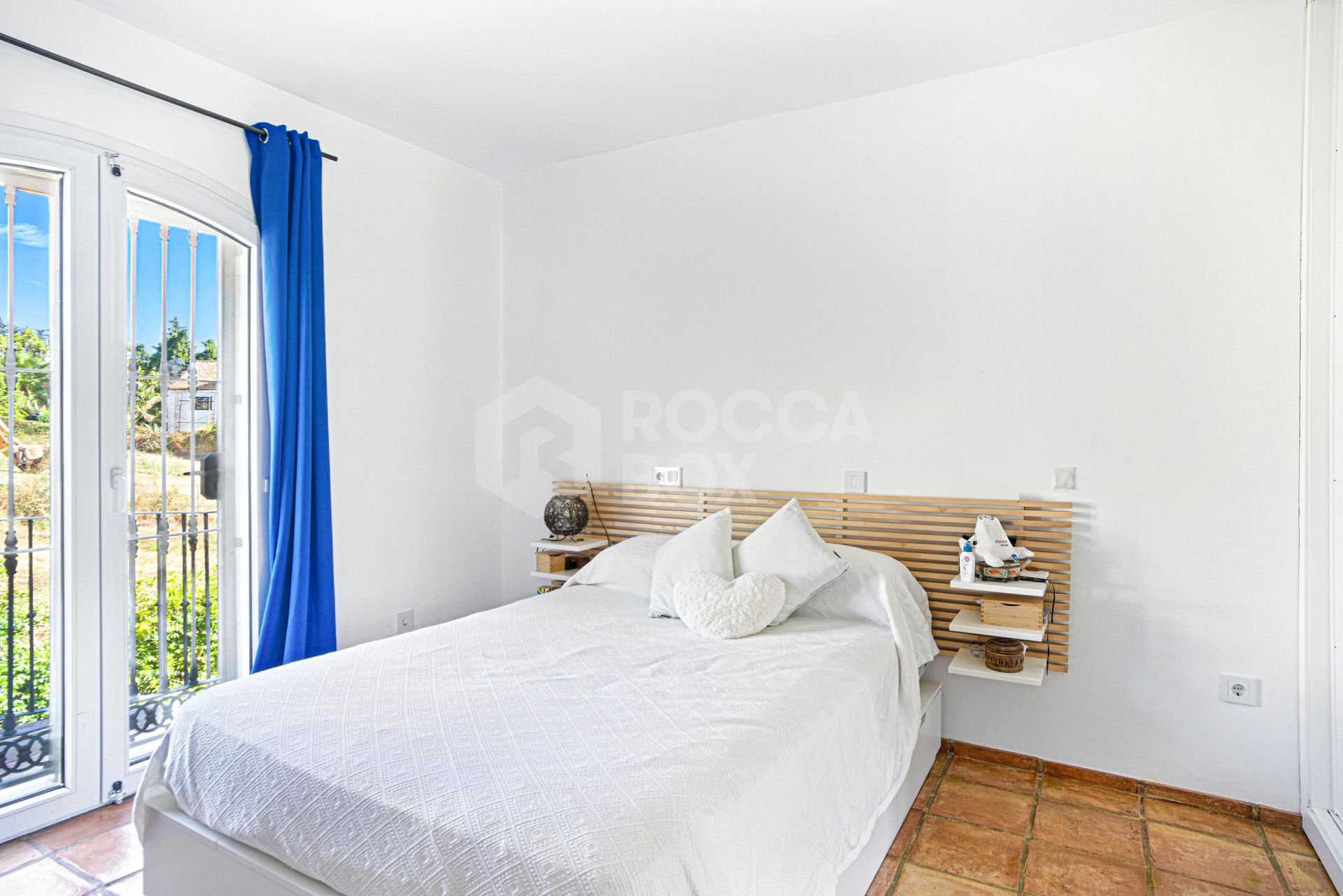 Beautiful five bedroom, Southwest-Facing Villa with Golf Views in Valle Romano (Estepona)