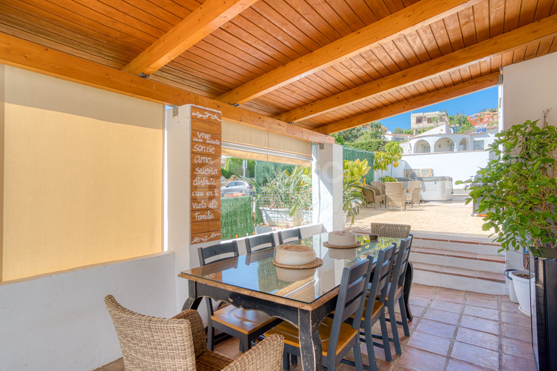 Beautiful five bedroom, Southwest-Facing Villa with Golf Views in Valle Romano (Estepona)