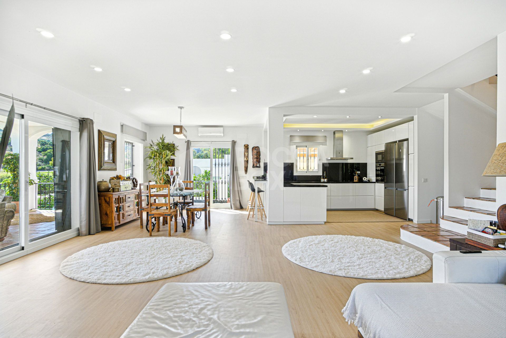 Beautiful five bedroom, Southwest-Facing Villa with Golf Views in Valle Romano (Estepona)