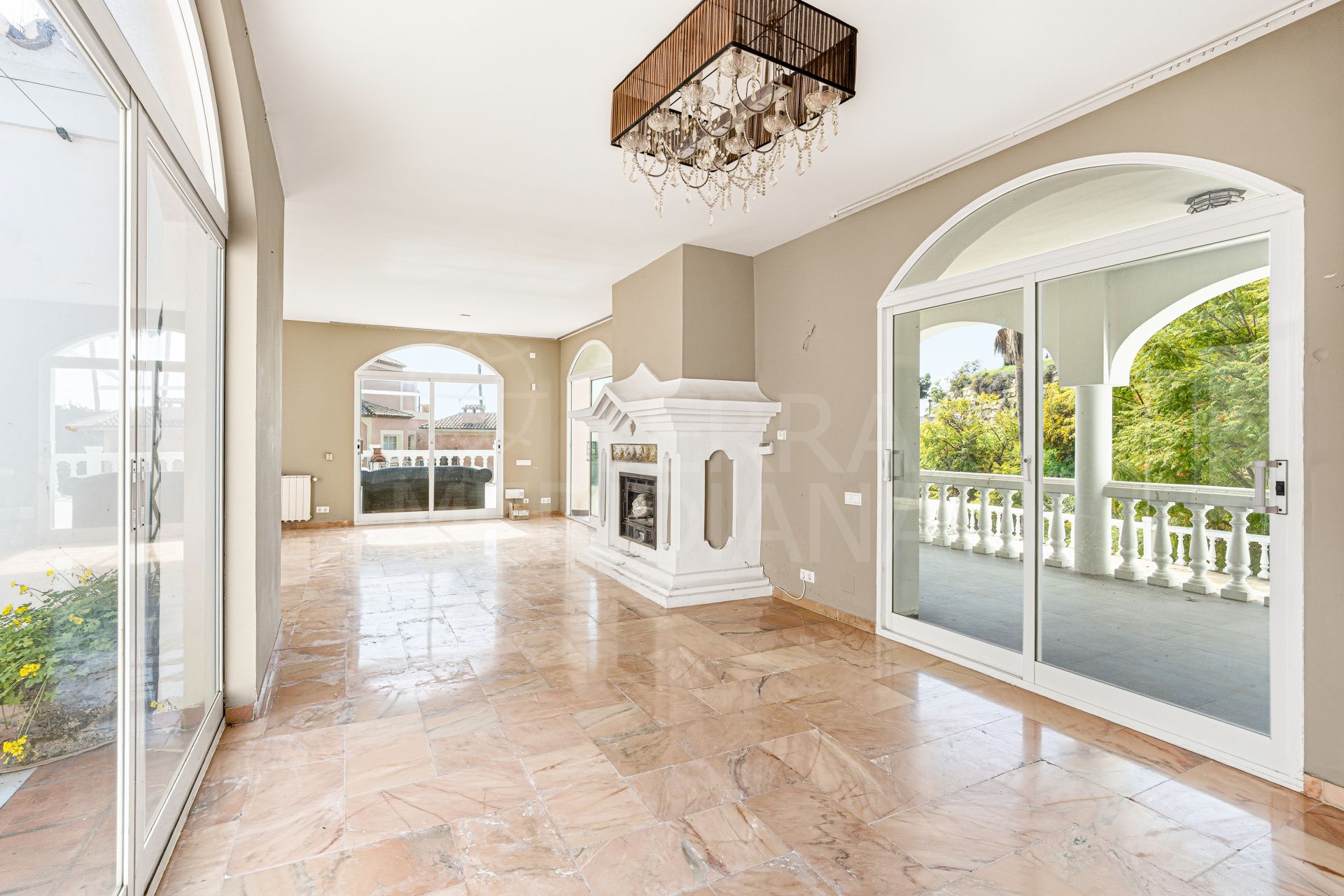 Villa in El Paraiso, Estepona