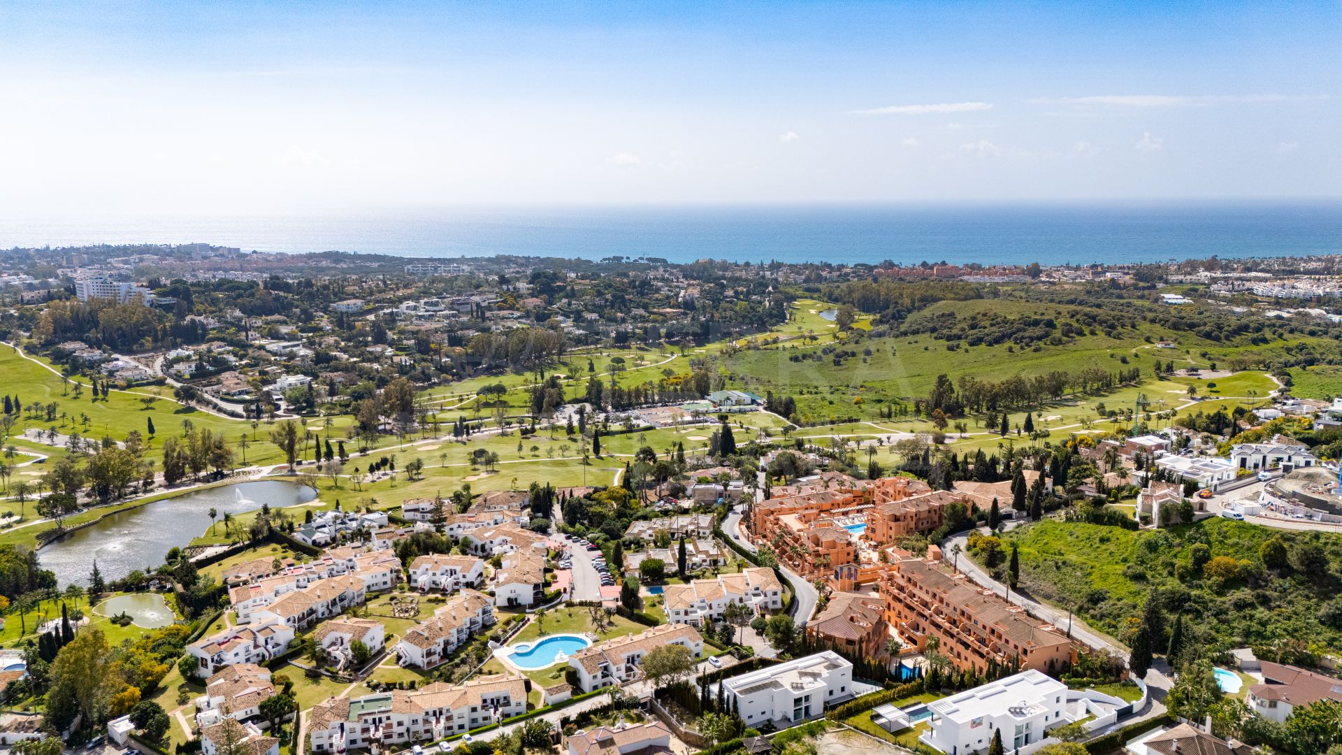 Villa in El Paraiso, Estepona