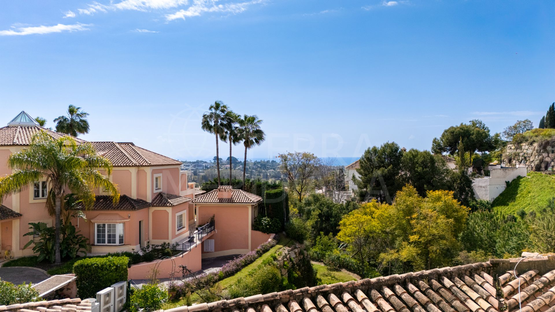 Villa in El Paraiso, Estepona
