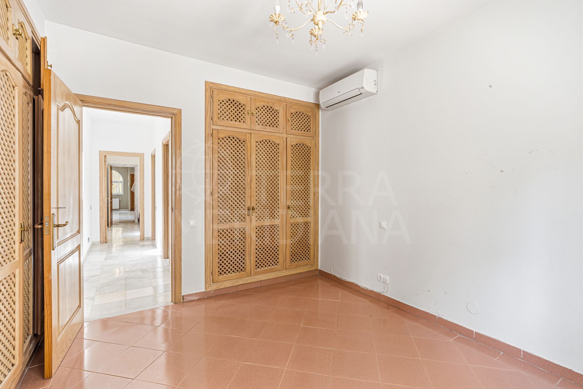 Villa in El Paraiso, Estepona