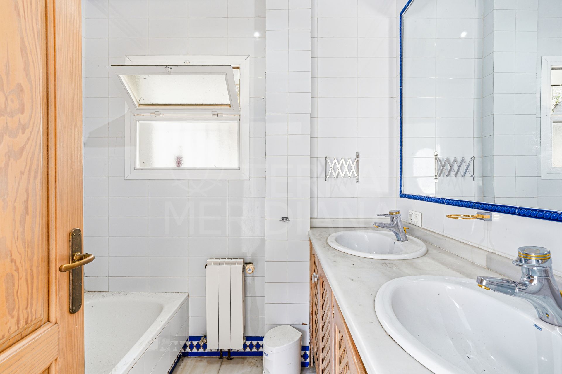 Villa in El Paraiso, Estepona