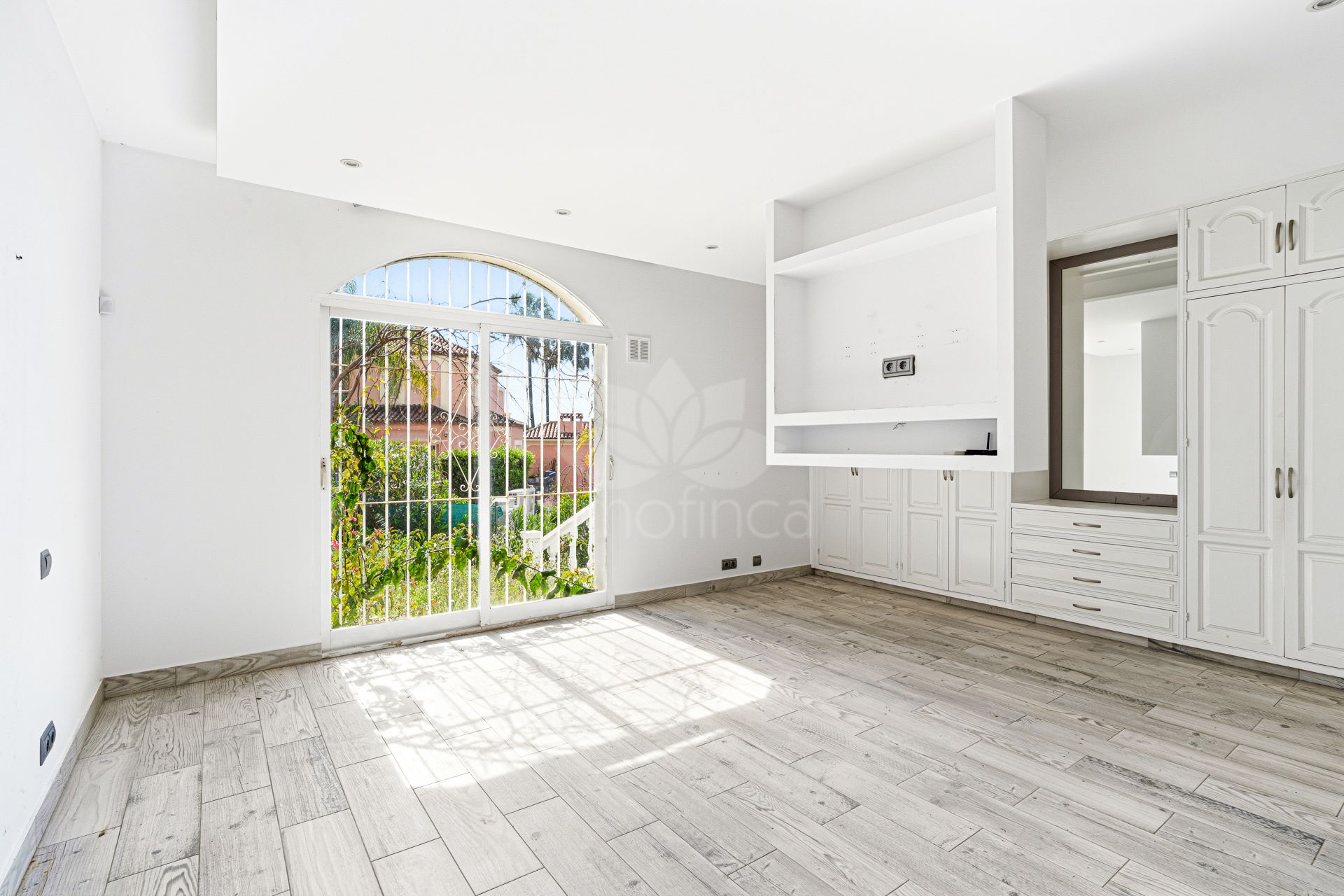 Villa en El Paraiso, Estepona