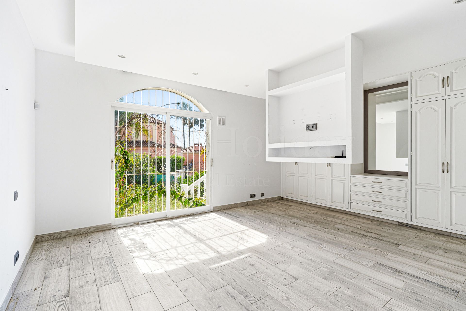 Villa en El Paraiso, Estepona