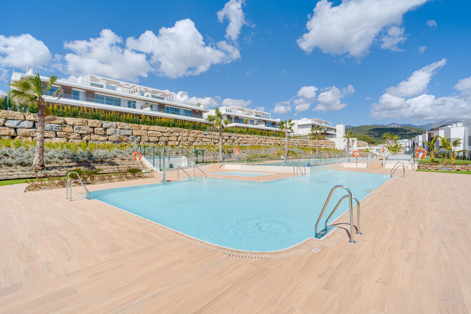 Duplex Planta Baja en Santa Clara, Marbella