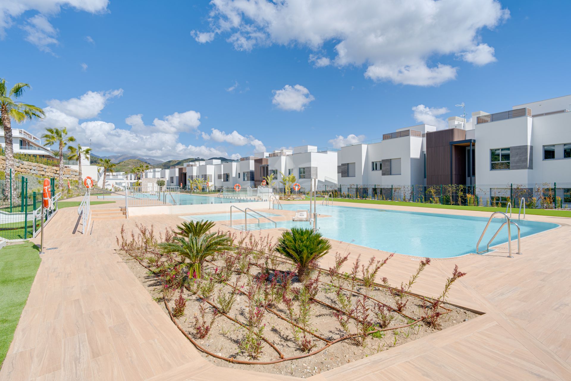 Duplex Planta Baja en Santa Clara, Marbella