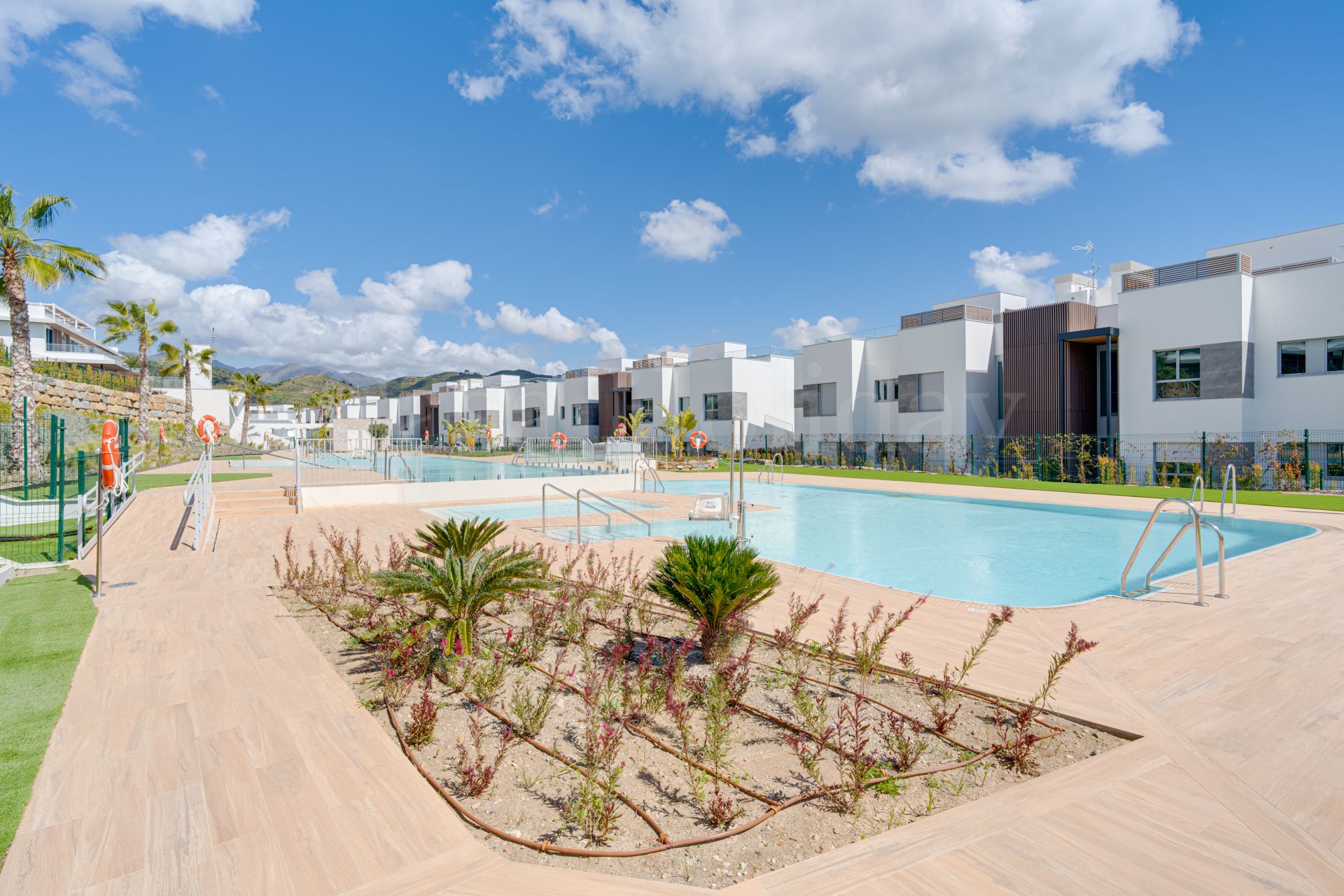 Duplex Planta Baja en Santa Clara, Marbella