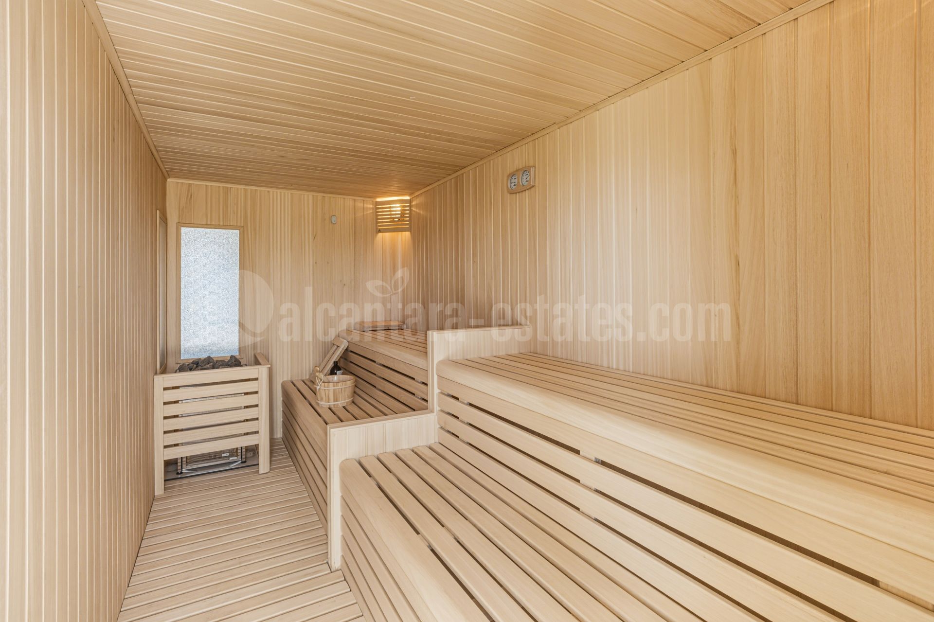 Ground Floor Duplex in Santa Clara, Marbella