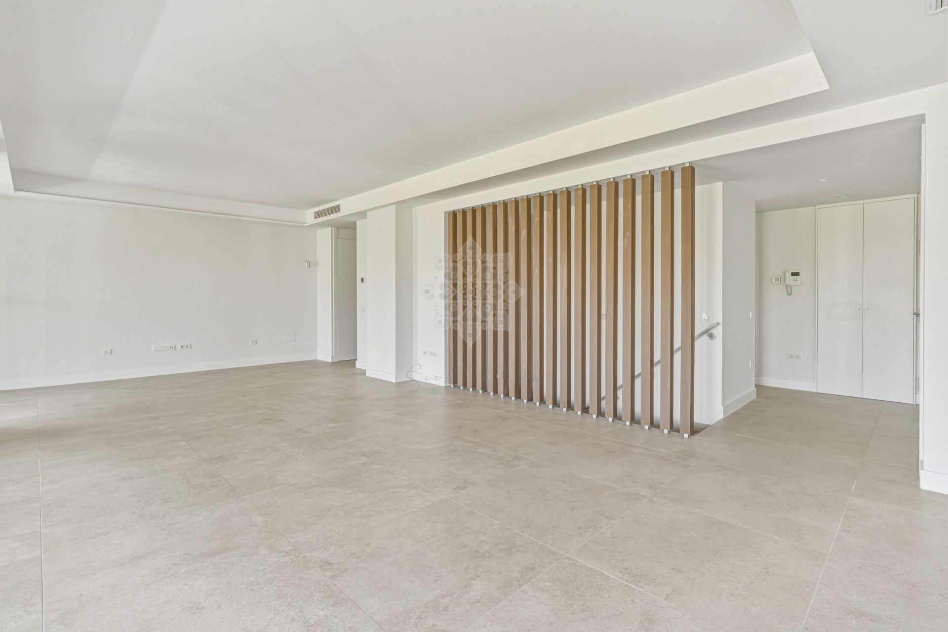 Ground Floor Duplex w Santa Clara, Marbella