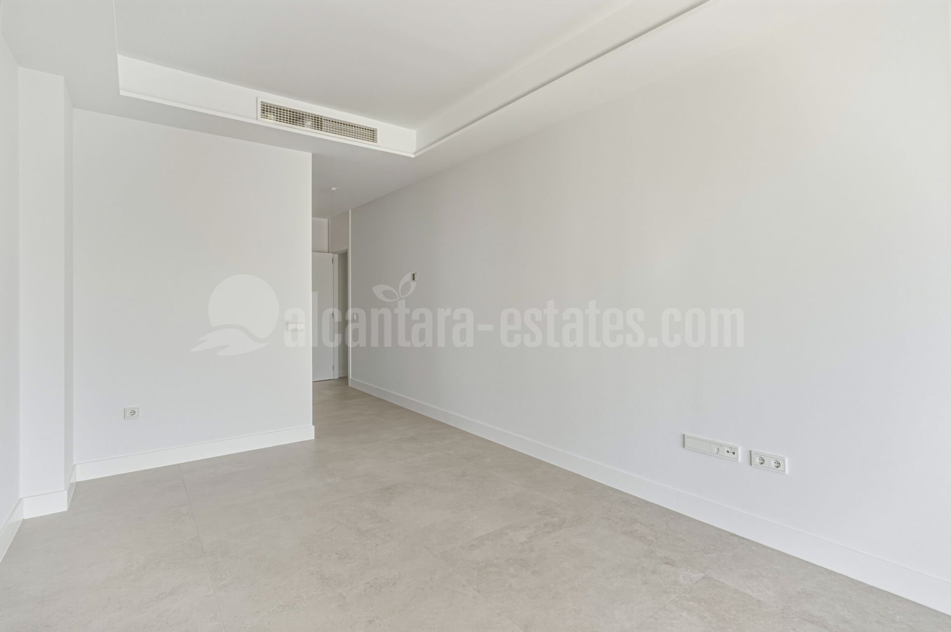 Ground Floor Duplex in Santa Clara, Marbella