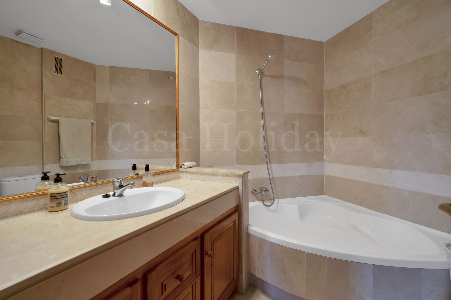 Apartamento en Los Naranjos, Marbella