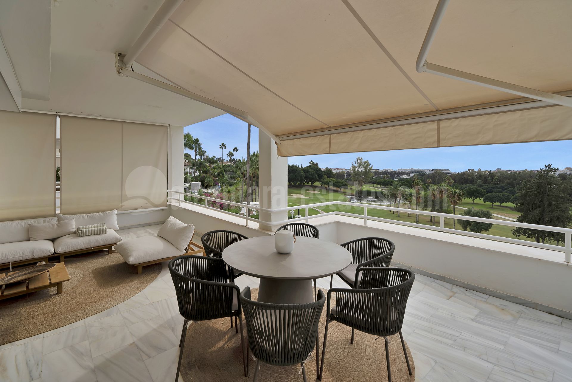 Apartment in Los Naranjos, Marbella