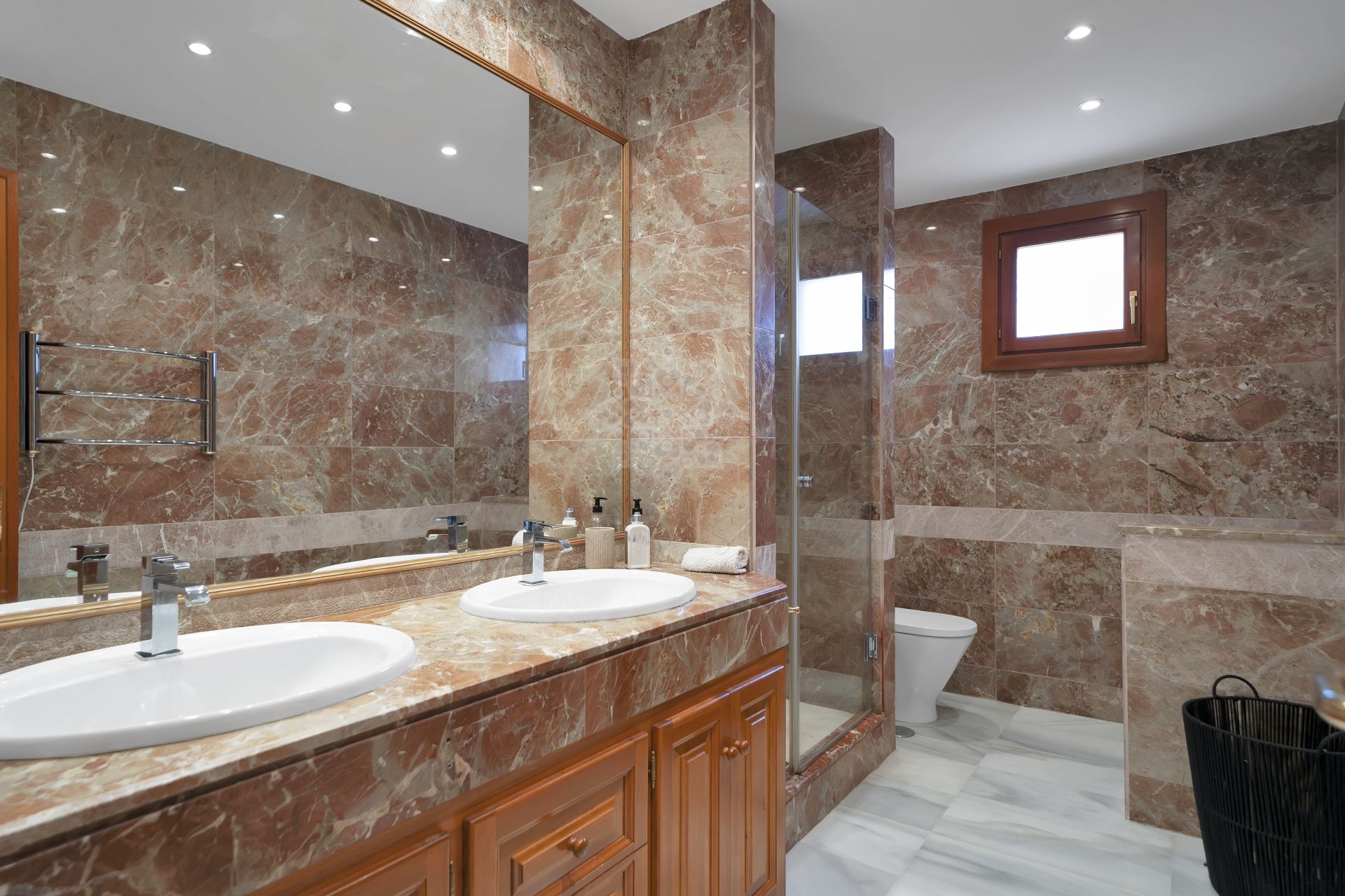 Apartamento en Los Naranjos, Marbella