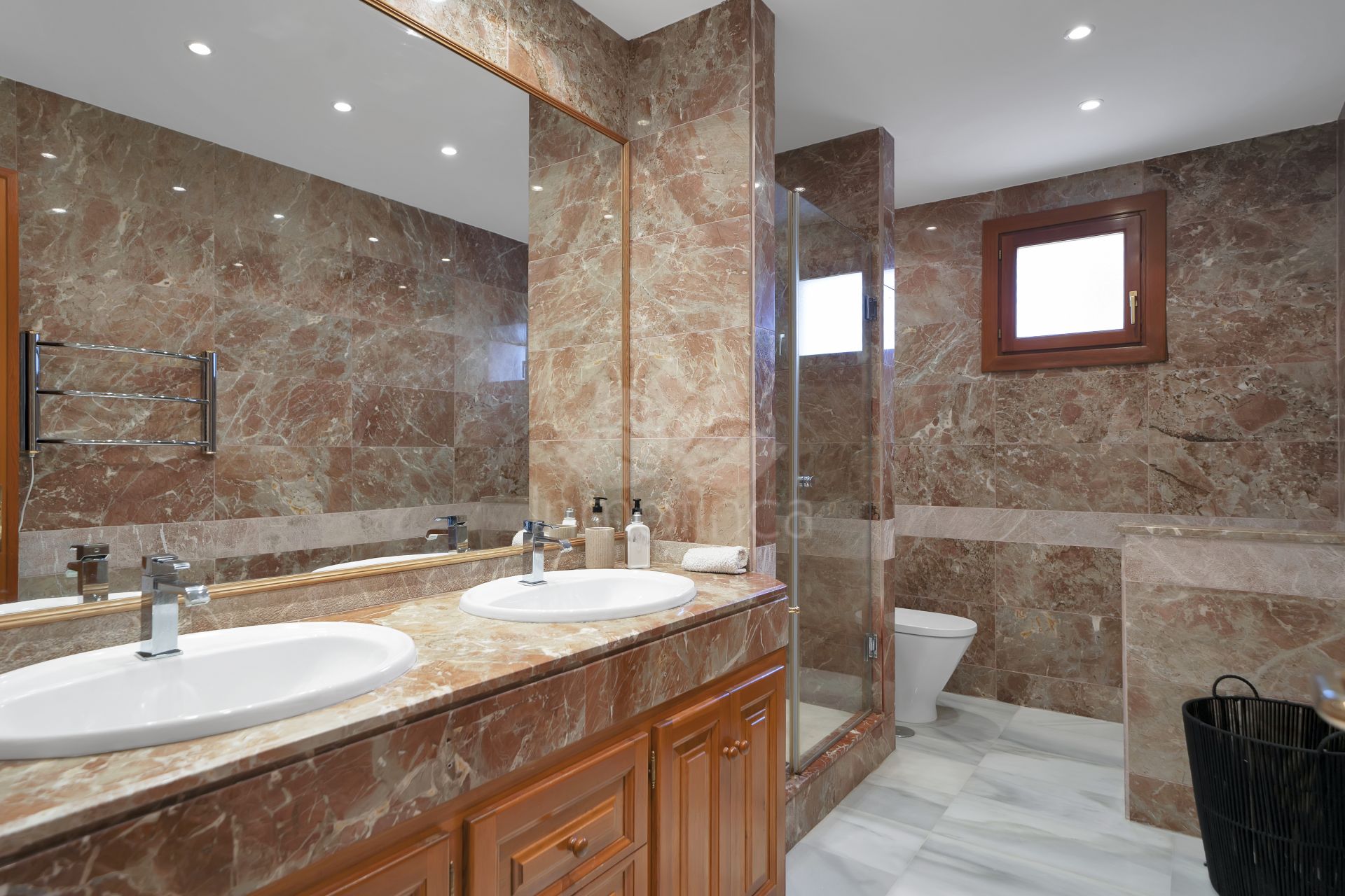 Apartamento en Los Naranjos, Marbella